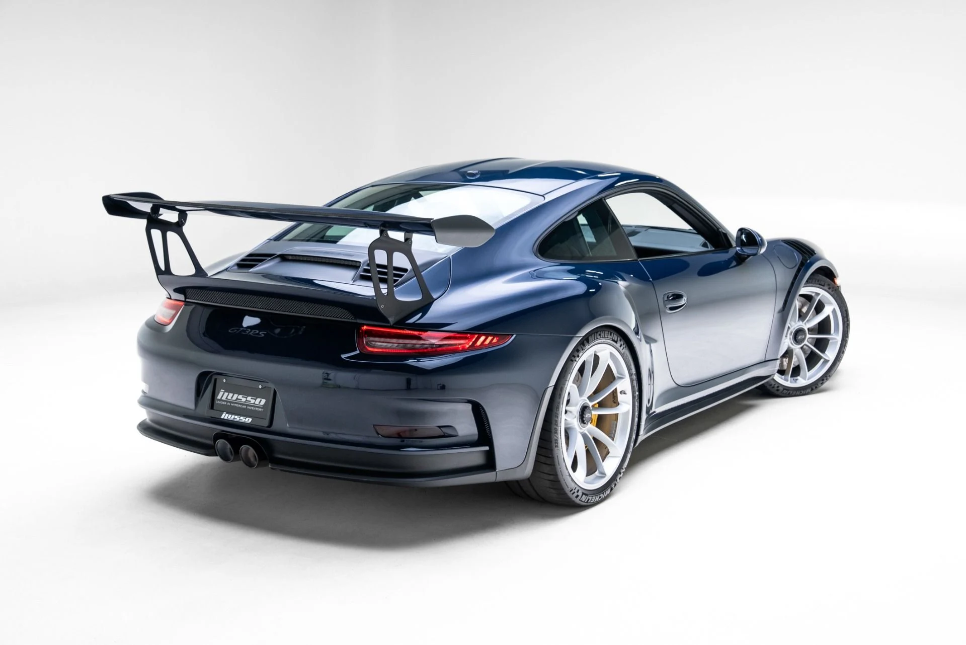 mph051_4266085754_Used_2016_Porsche_911_GT_3_RS_1774462804_db1eba7407