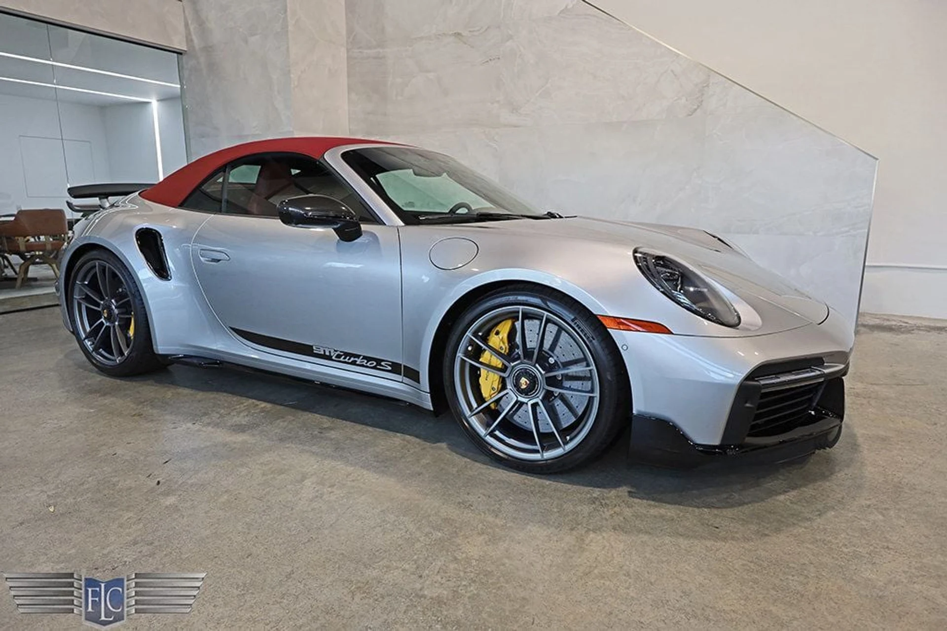 mph051_4276081301_used_2024_porsche_911_turboscabriolet_9689_22937048_52_1024_fdef7a887b