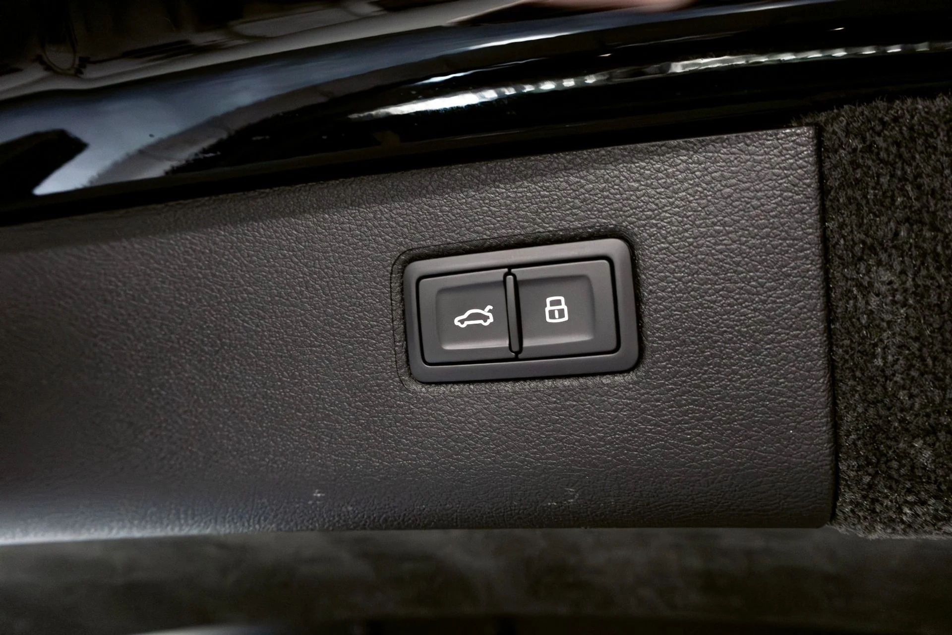 mph051_448960635_Used_2021_Bentley_Bentayga_V8_First_Edition_1776782316_05517317a9