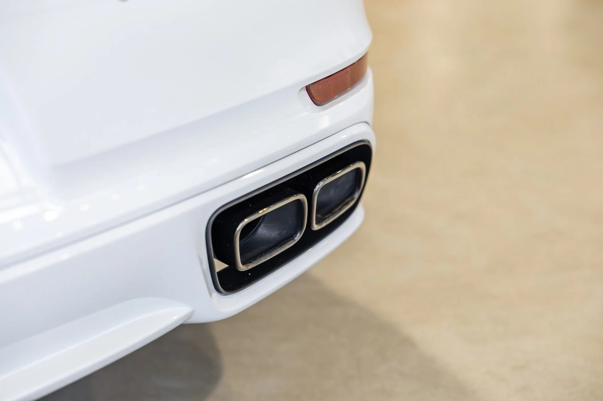 mph051_48180664_r_Q_72a5c5cbe4