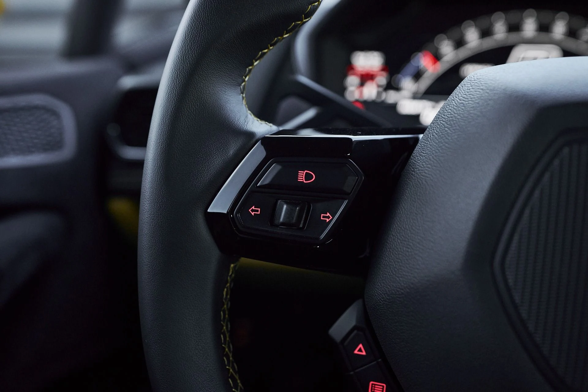 mph051_506258816_Used_2023_Lamborghini_Huracan_Tecnica_Base_1765333560_c51a007d72