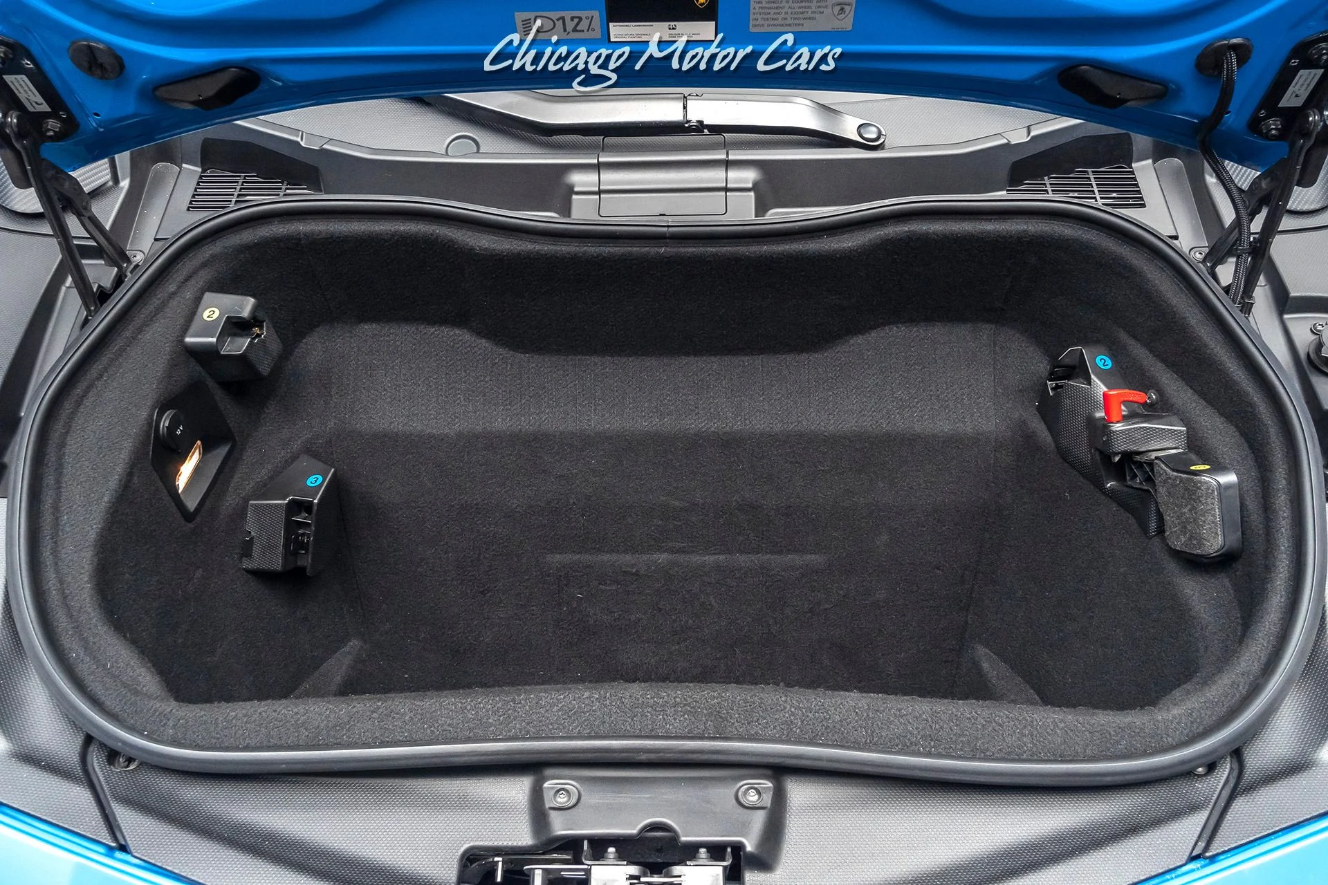 mph051_51263089_7478_p52_l_3f72968a9f