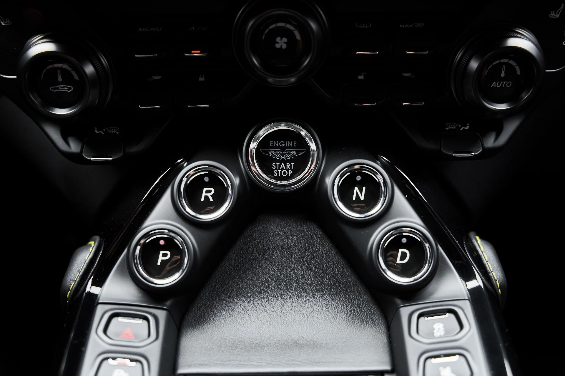 mph051_528498404_Used_2023_Aston_Martin_Vantage_1775333377_d39b44397b