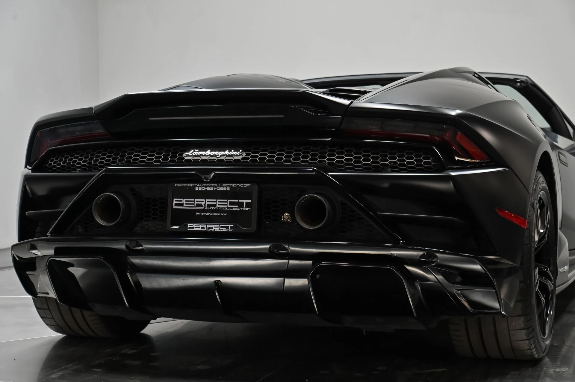 mph051_52990262_Used_2021_Lamborghini_Huracan_EVO_Base_1754943417_82c72d8bcc
