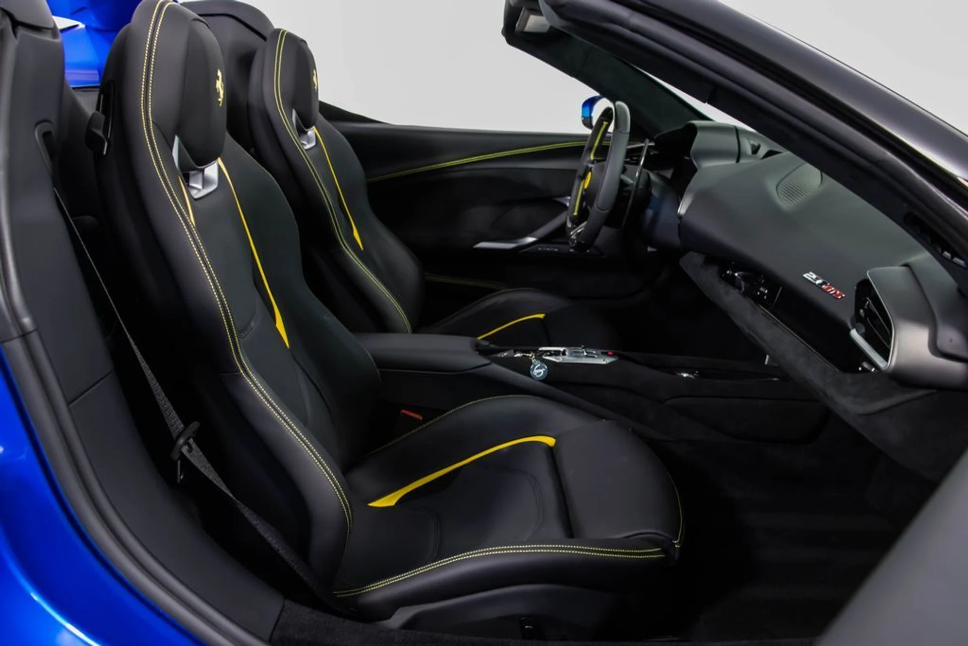 mph051_533180877_dee0320b530eb1d596f93ee1af3a7212x_29990ea65a