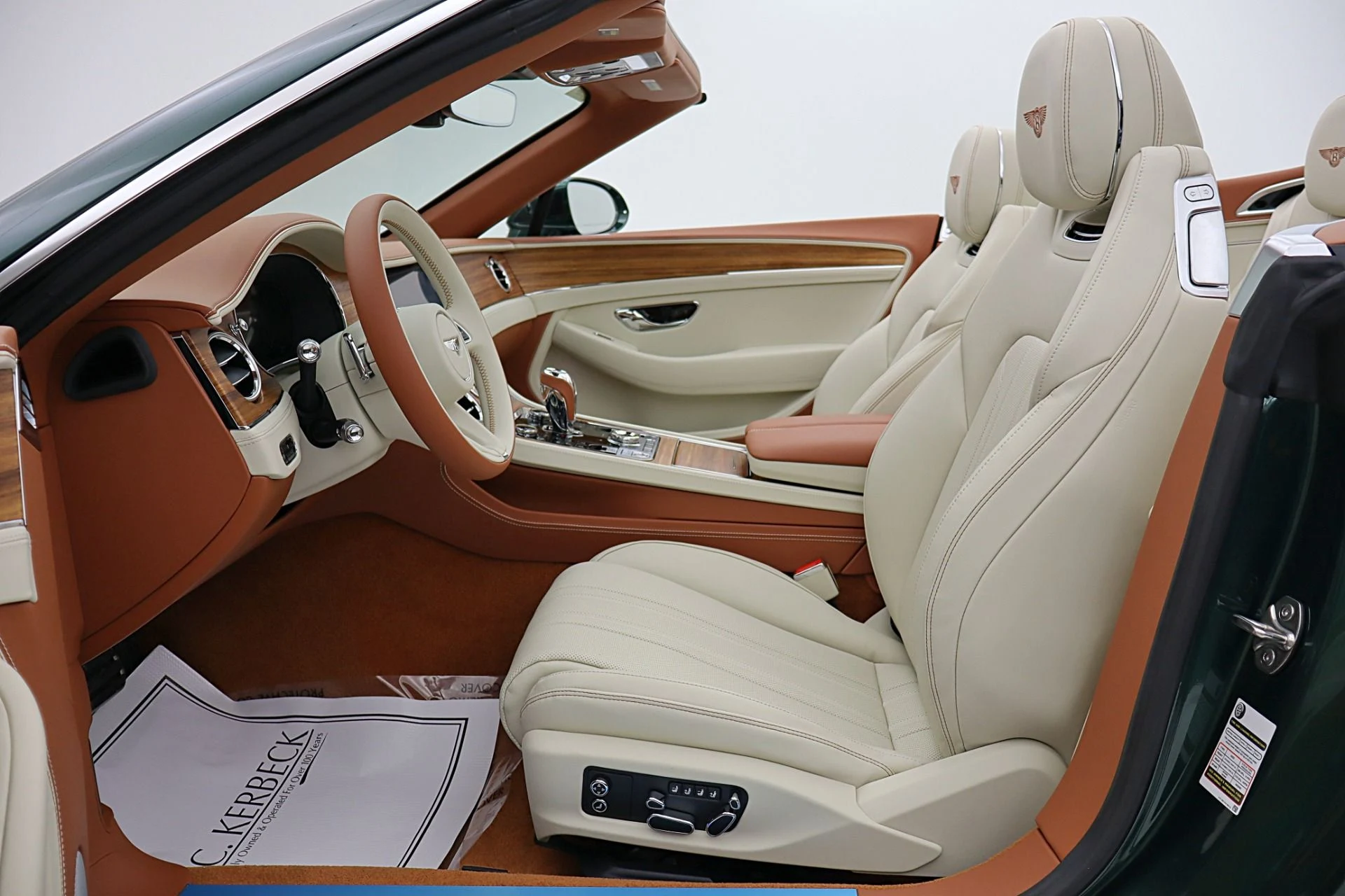 mph051_535645220_New_2026_Bentley_Continental_GTC_53b41bcbde
