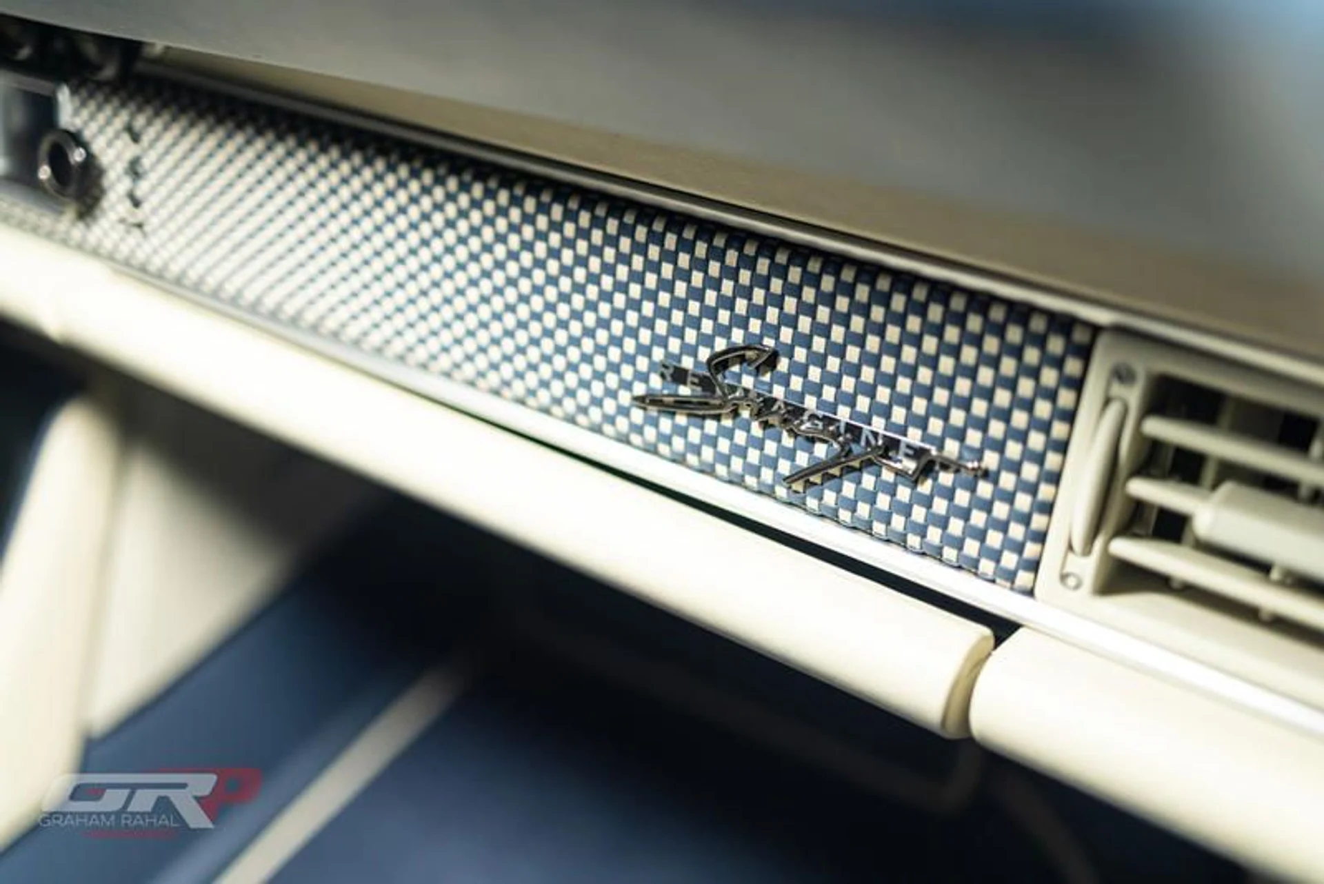 mph051_541002226_EFBD_1_D8_D_C1_DB_4_A0_C_B04_B_547_F32_F837_DE_43d5c2ed7d