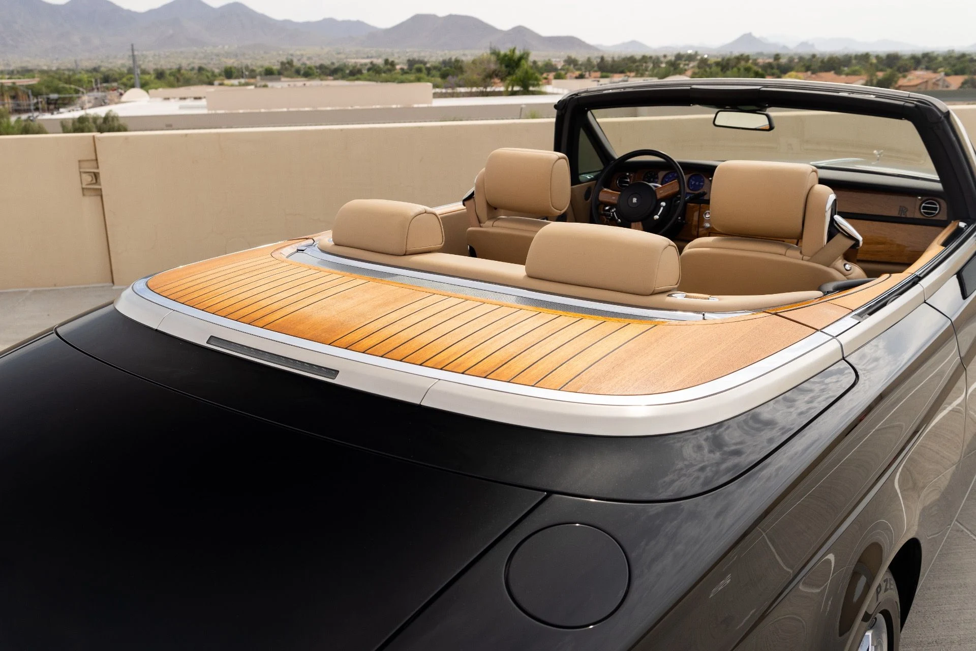 mph051_563576567_Used_2009_Rolls_Royce_Phantom_Drophead_Coupe_1775064188_de0820a84e