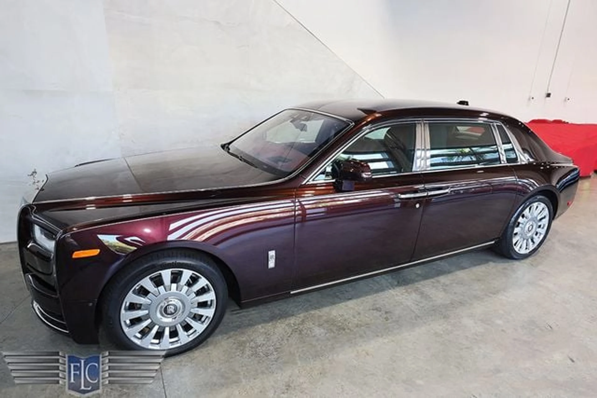 mph051_589418663_used_2018_rolls_royce_phantom_extendedwheelbasesedan_9689_23067531_56_640_ca99ca1127