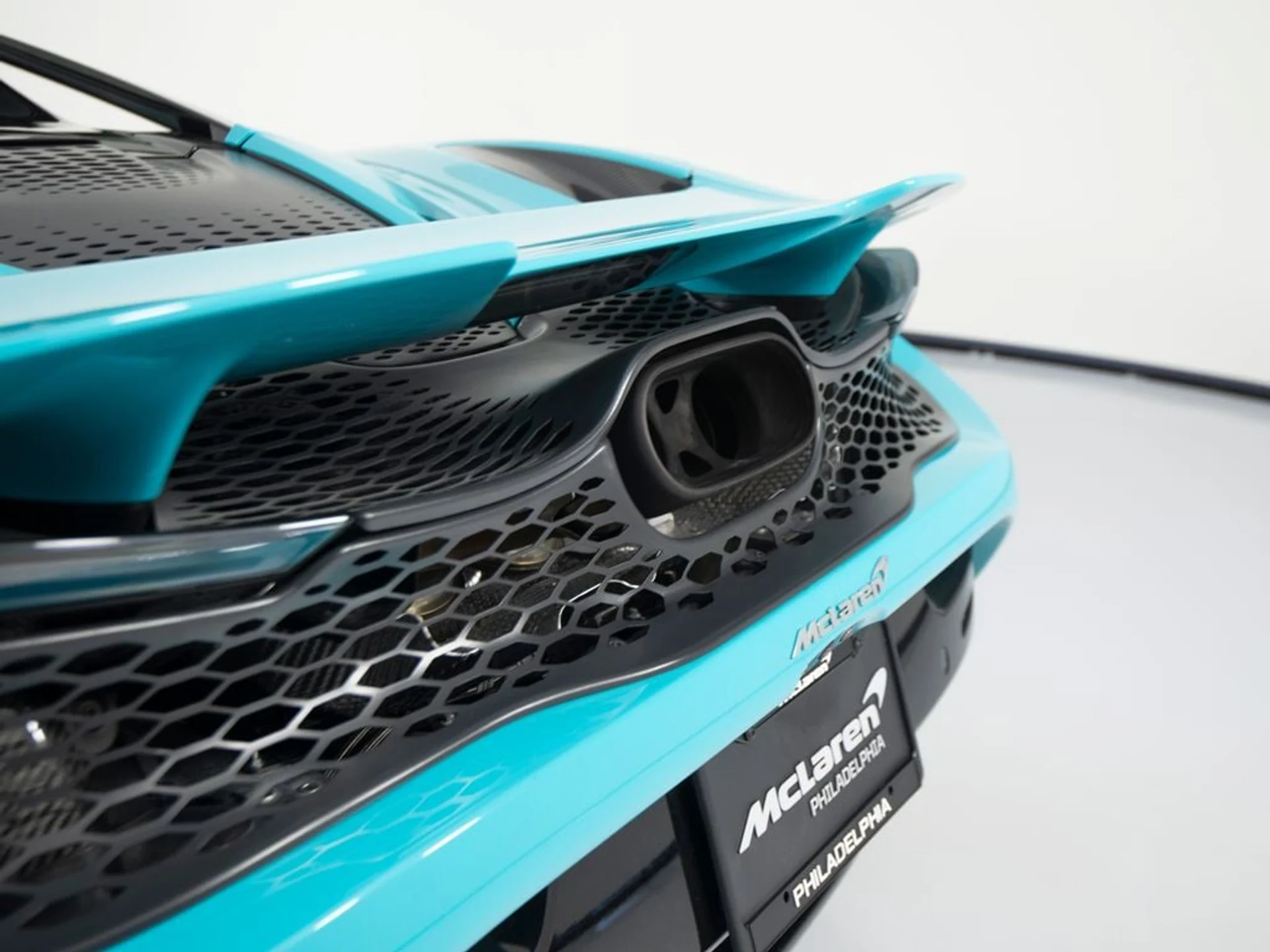 mph051_592575936_f00682f530bff2d6639eb7dbdd8c8dc9x_0d5715461e