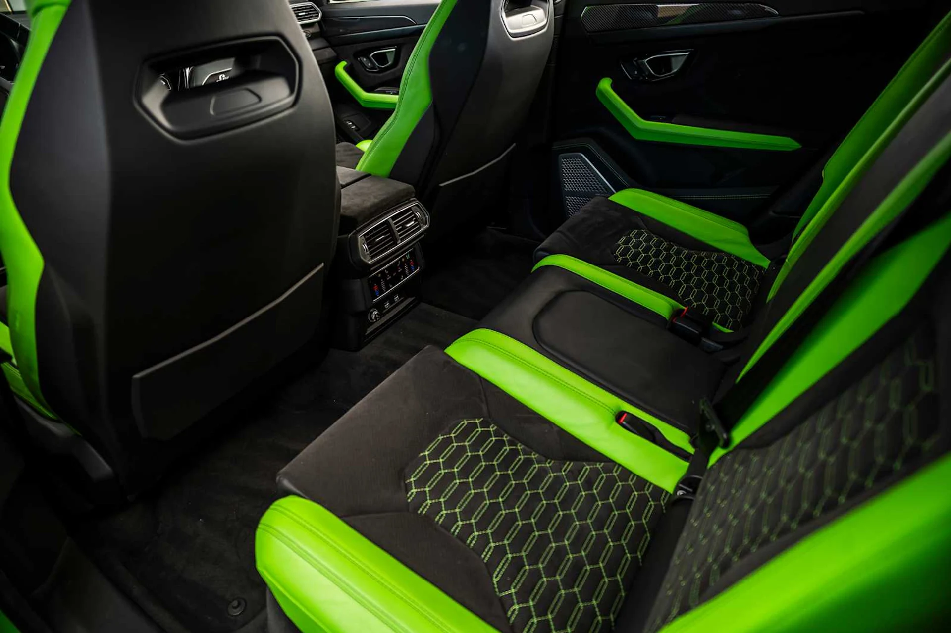 mph051_593090795_0f919e761b19b2cb79238b53f97d8e4ax_9ed807d330