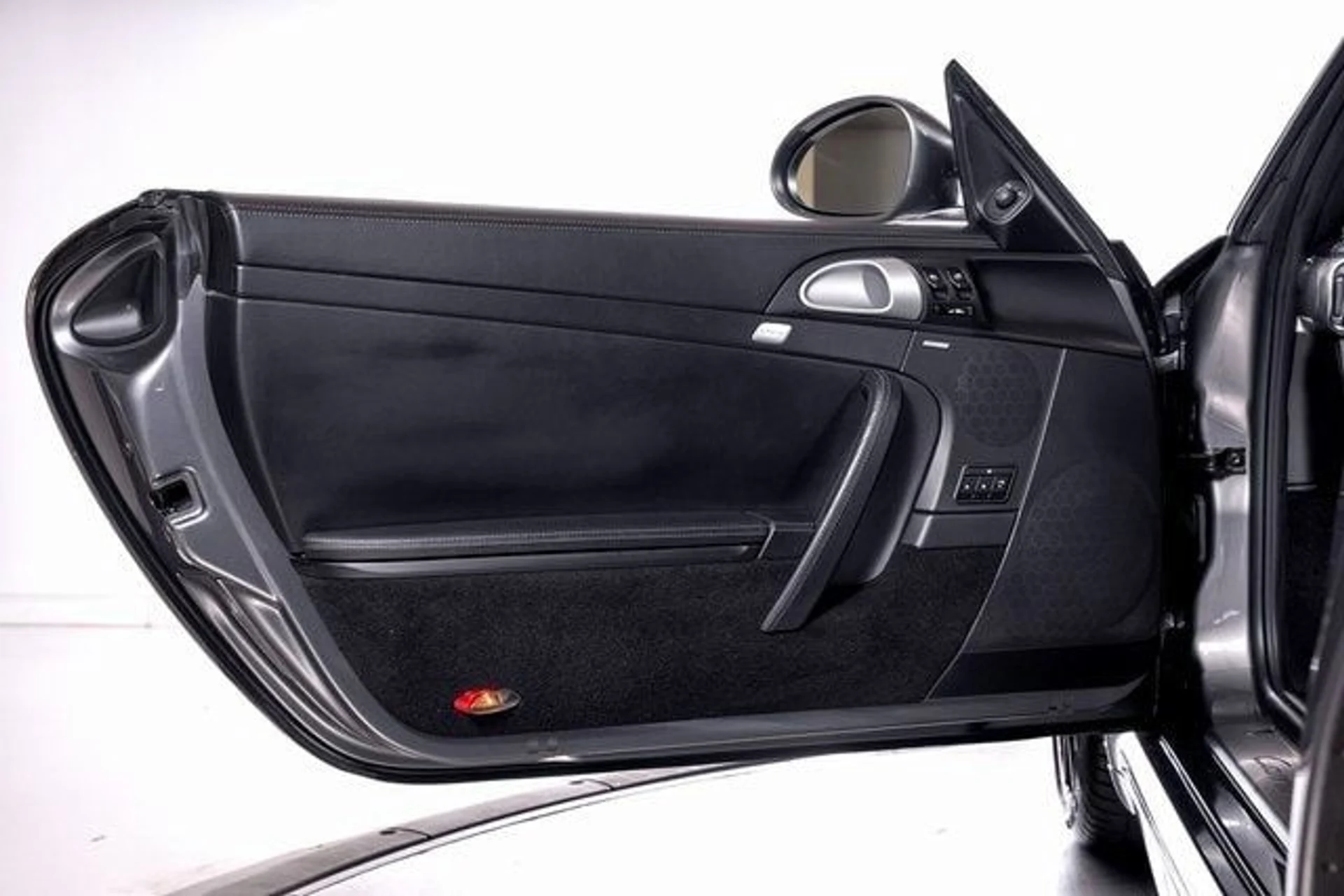 mph051_594181888_cba058886107cba4bac337e628285d96x_d4903569c5