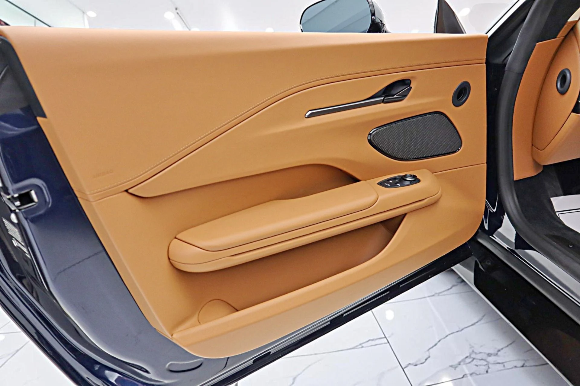 mph051_601658625_New_2026_Aston_Martin_Vantage_S_Roadster_03947625af