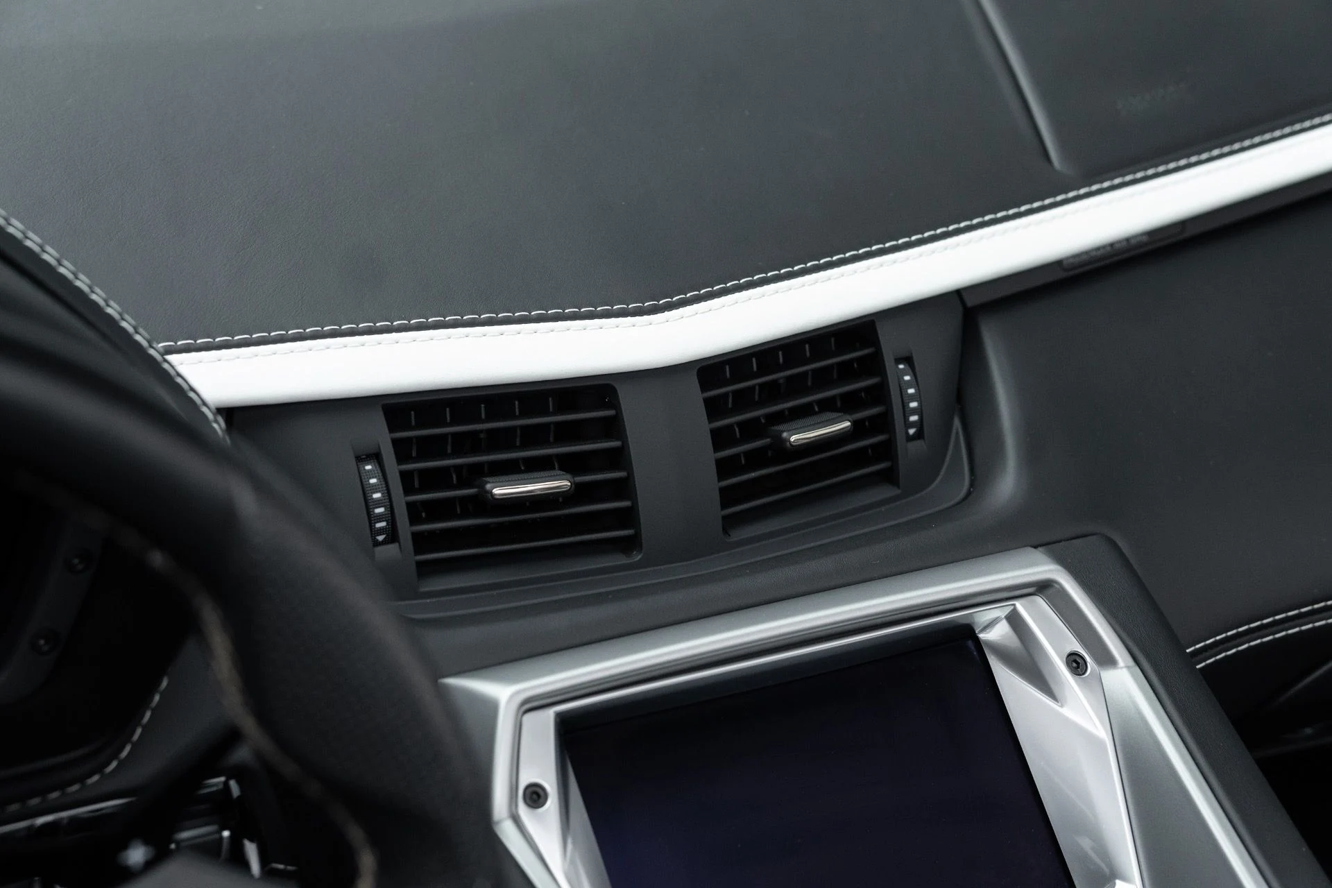 mph051_653274000_Used_2018_Lamborghini_Aventador_Roadster_LP_740_4_S_1770343320_8a3e17bdbc