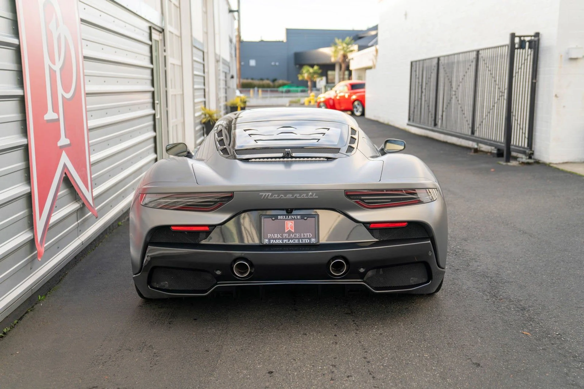 mph051_665734502_52_a6ac2993af