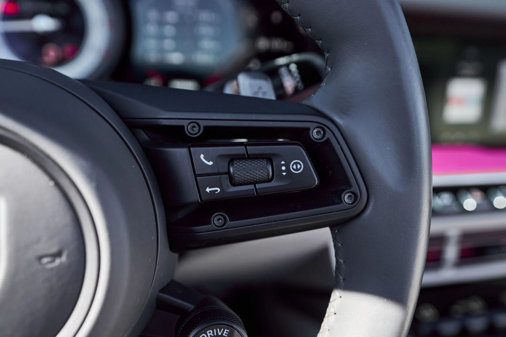 mph051_681544867_Used_2023_Porsche_911_Turbo_1762568186_6e90e446eb