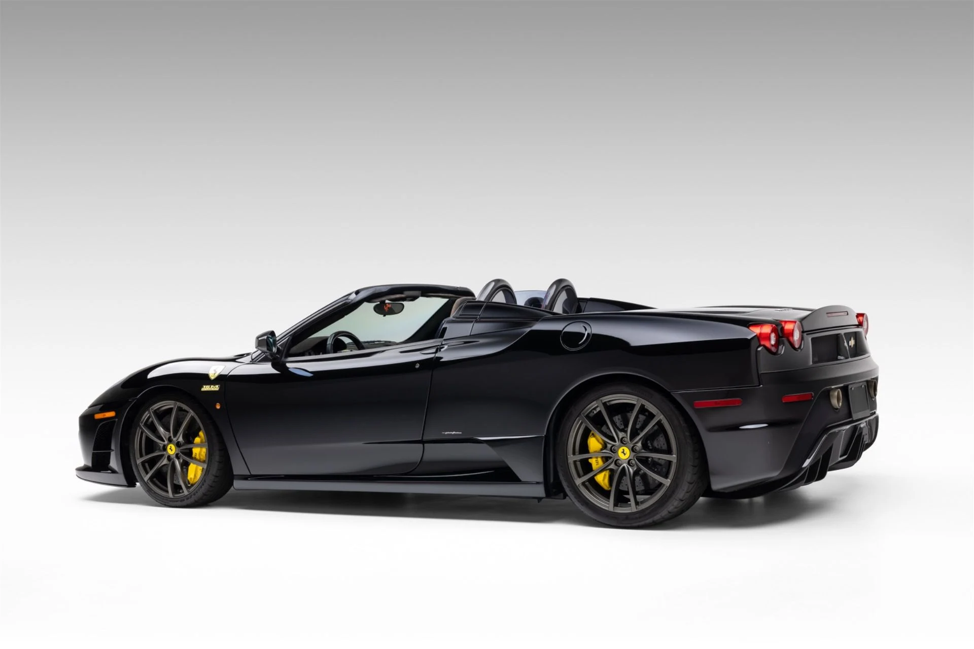 mph051_68162687_13488_p52_l_4a19e9be68