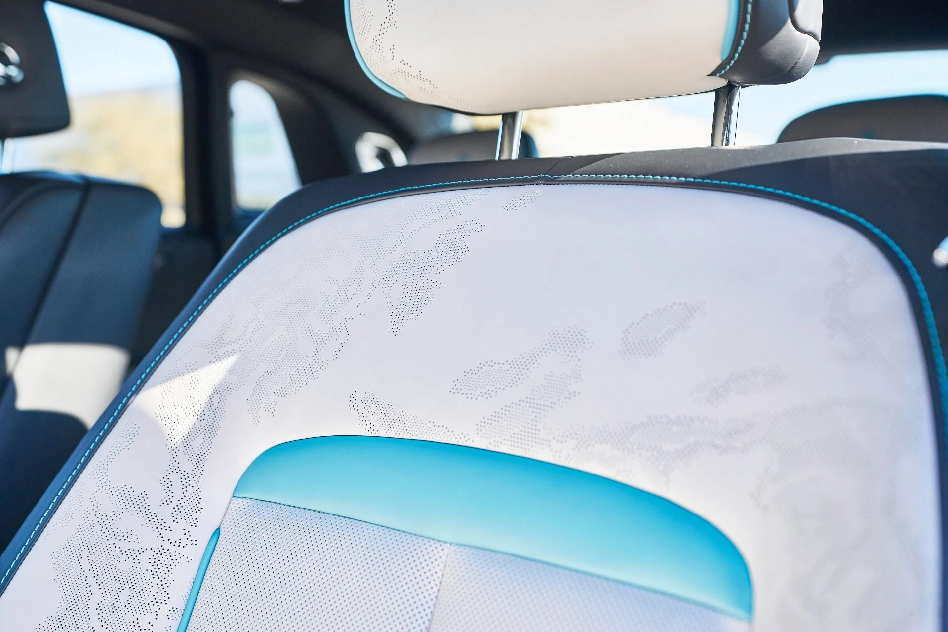 mph051_684430730_Used_2025_Rolls_Royce_Ghost_Base_1765592241_99dc32856f