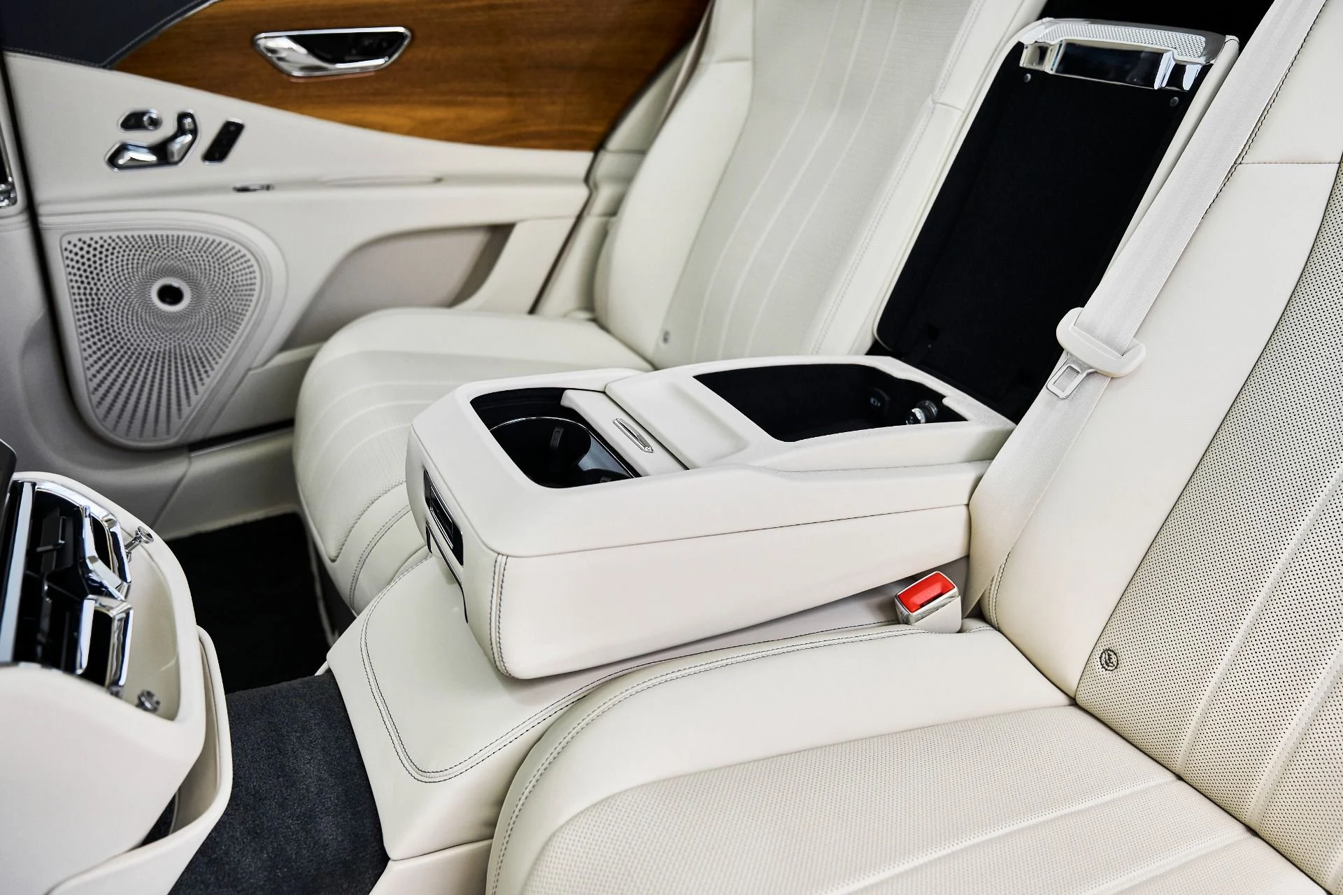 mph051_69606488_Used_2021_Bentley_Flying_Spur_V8_1779867090_7723c6571d