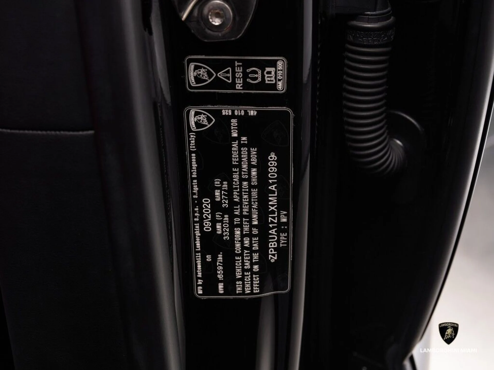 mph051_702050410_3f618917d30ed1d38edb8a4176f0f72a_60e85f0f63