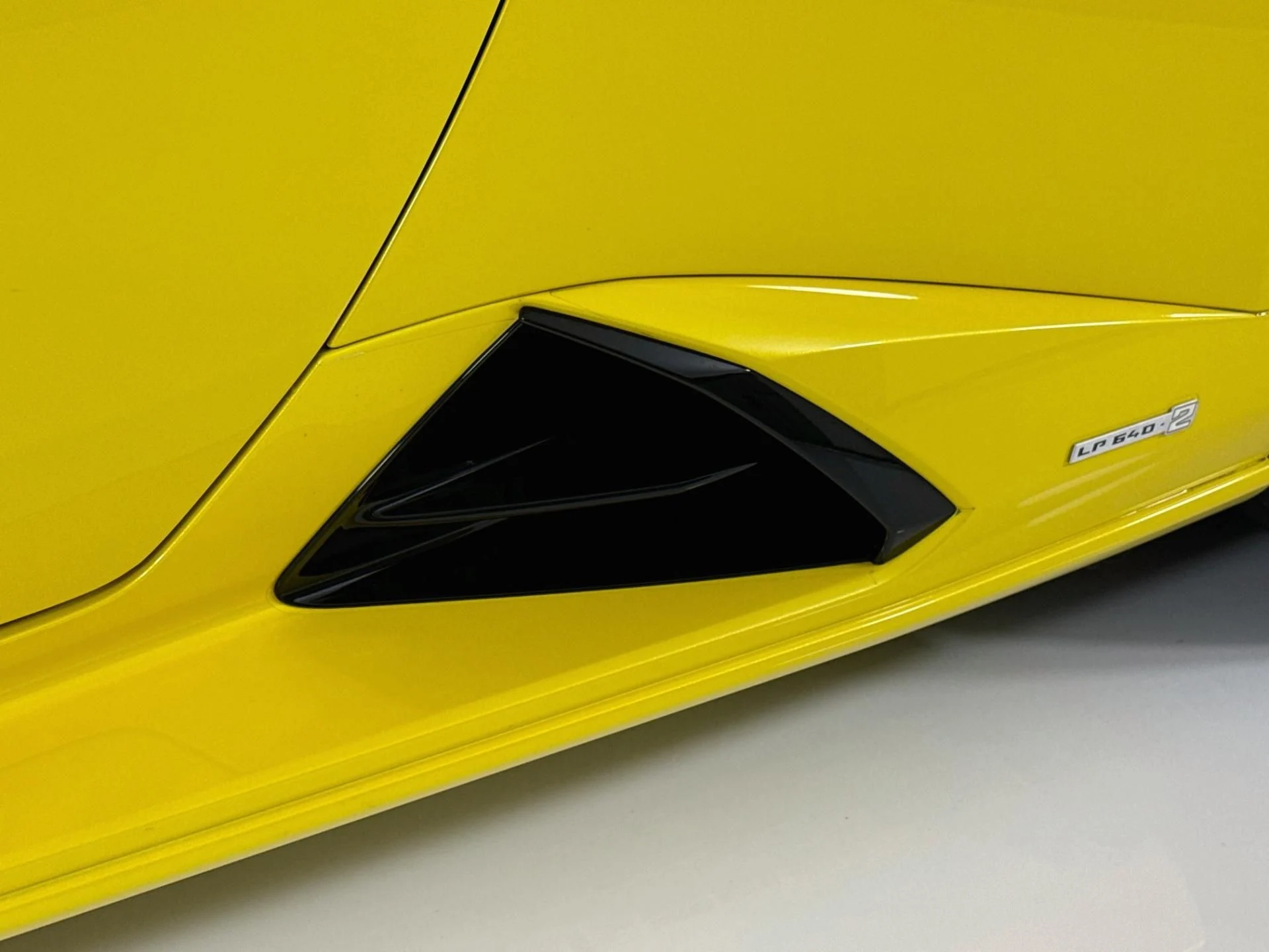 mph051_723089882_Used_2023_Lamborghini_Huracan_Tecnica_1793401536_6d60fe8769