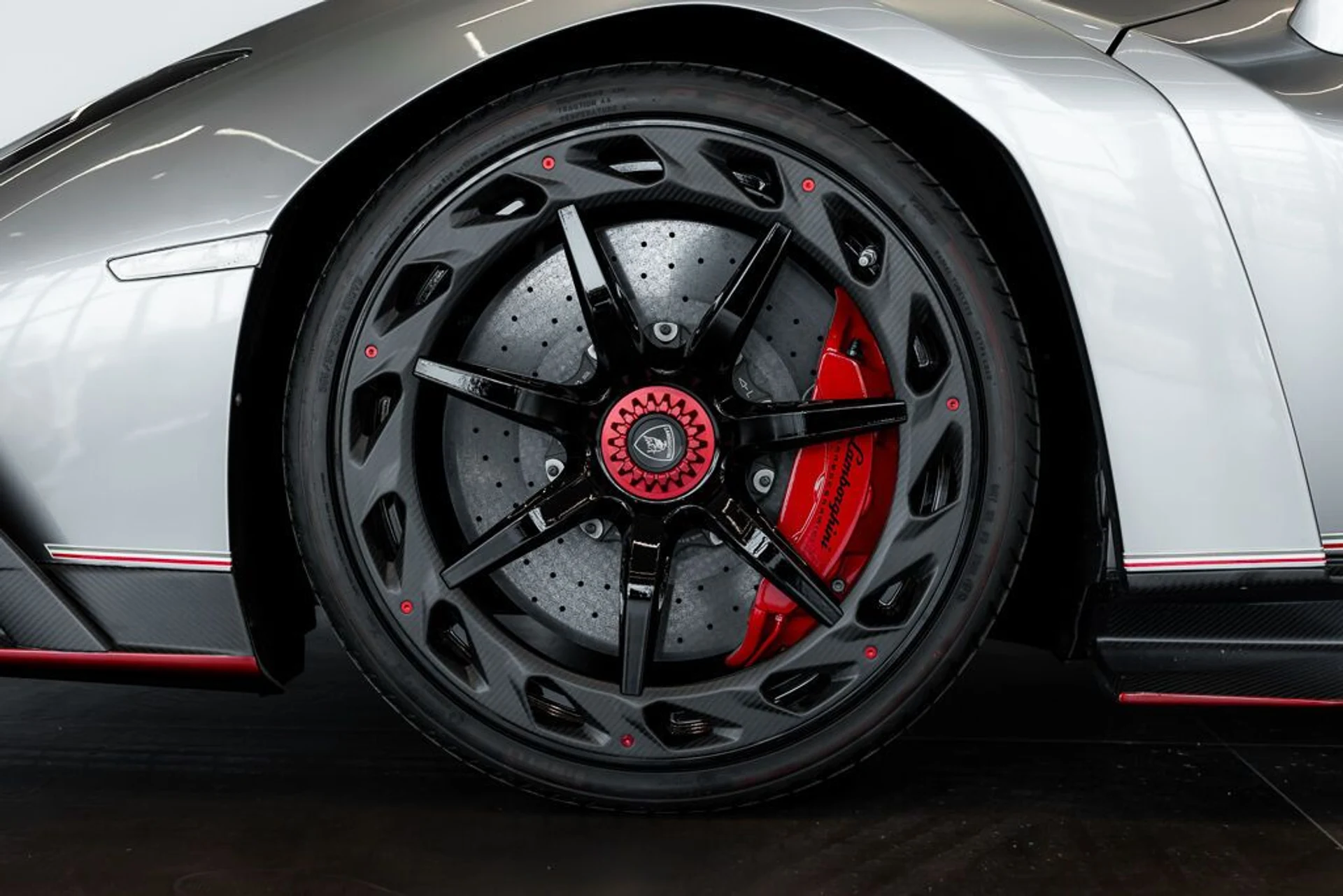 mph051_729817295_lamborghini_veneno_2014_jpg_v_1779988126_0070e4c51e