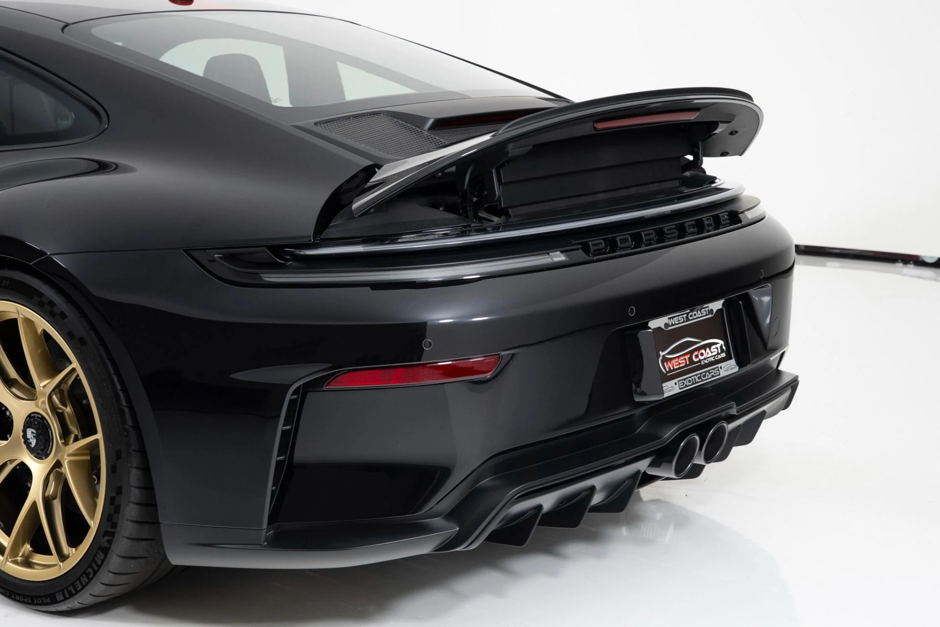 mph051_732068200_Used_2025_Porsche_911_GT_3_Touring_1756254273_0f9da8665a
