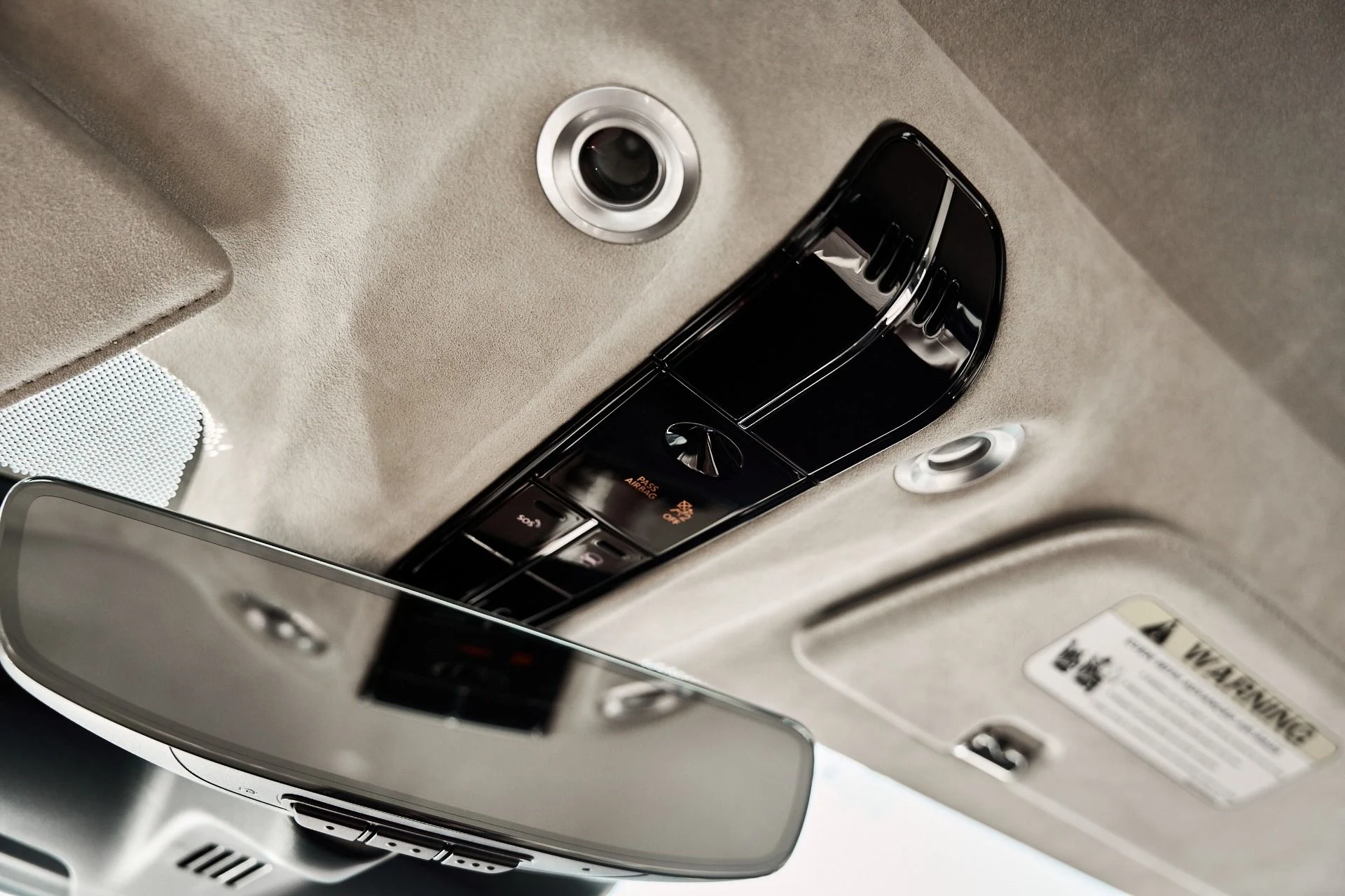 mph051_738457911_Used_2026_Aston_Martin_Vantage_S_1778102534_54b1879e67