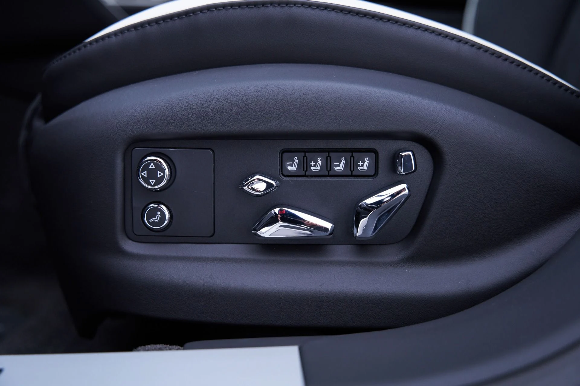 mph051_764359900_Used_2025_Bentley_Flying_Spur_Speed_1793037866_9b465aba12