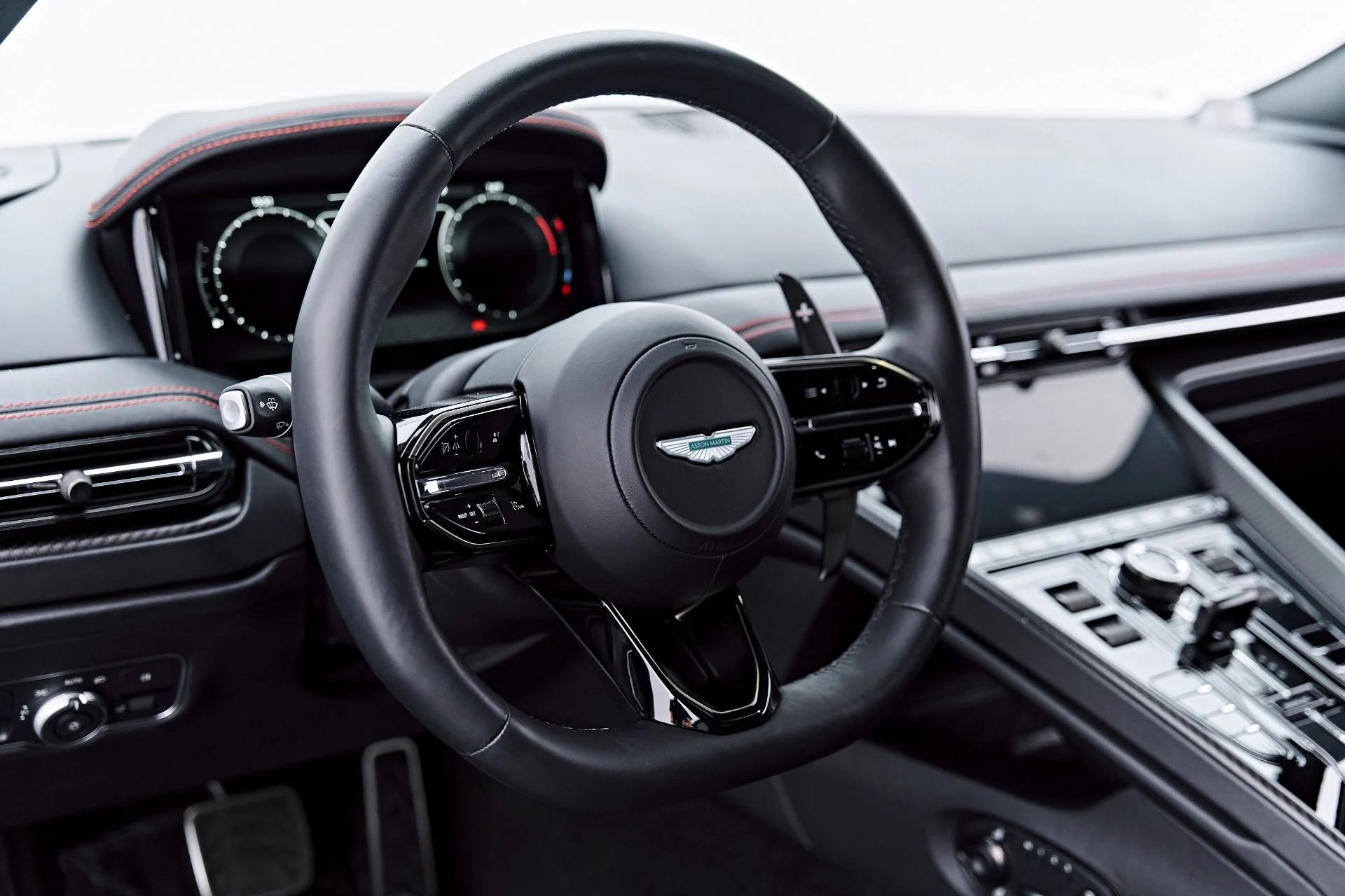 mph051_769005336_Used_2024_Aston_Martin_DB_12_1784769396_688f54add8