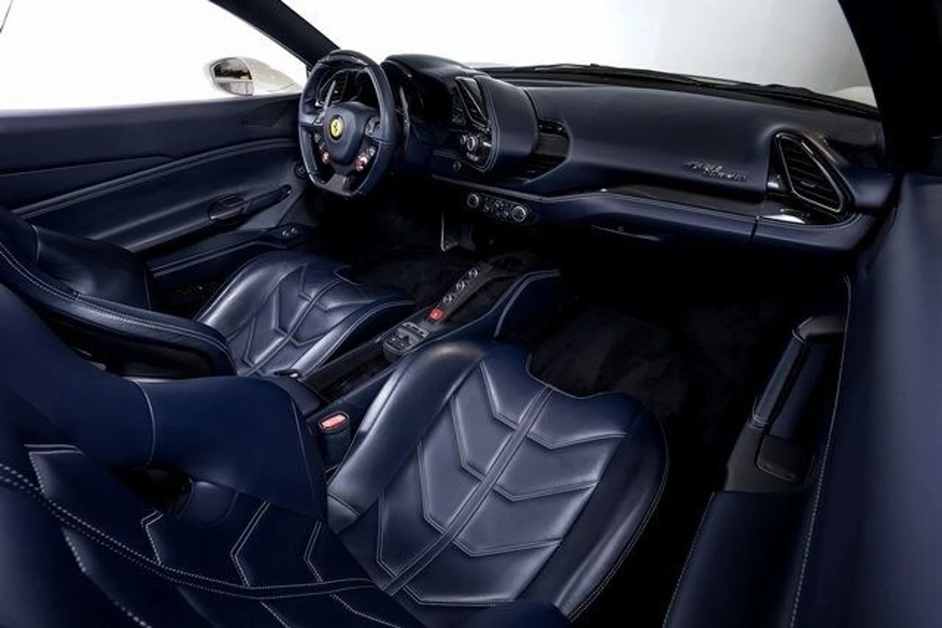 mph051_781393162_ff3bd6ef8a3055f022d7237e4ff6fab1x_fe0d8bd4ec