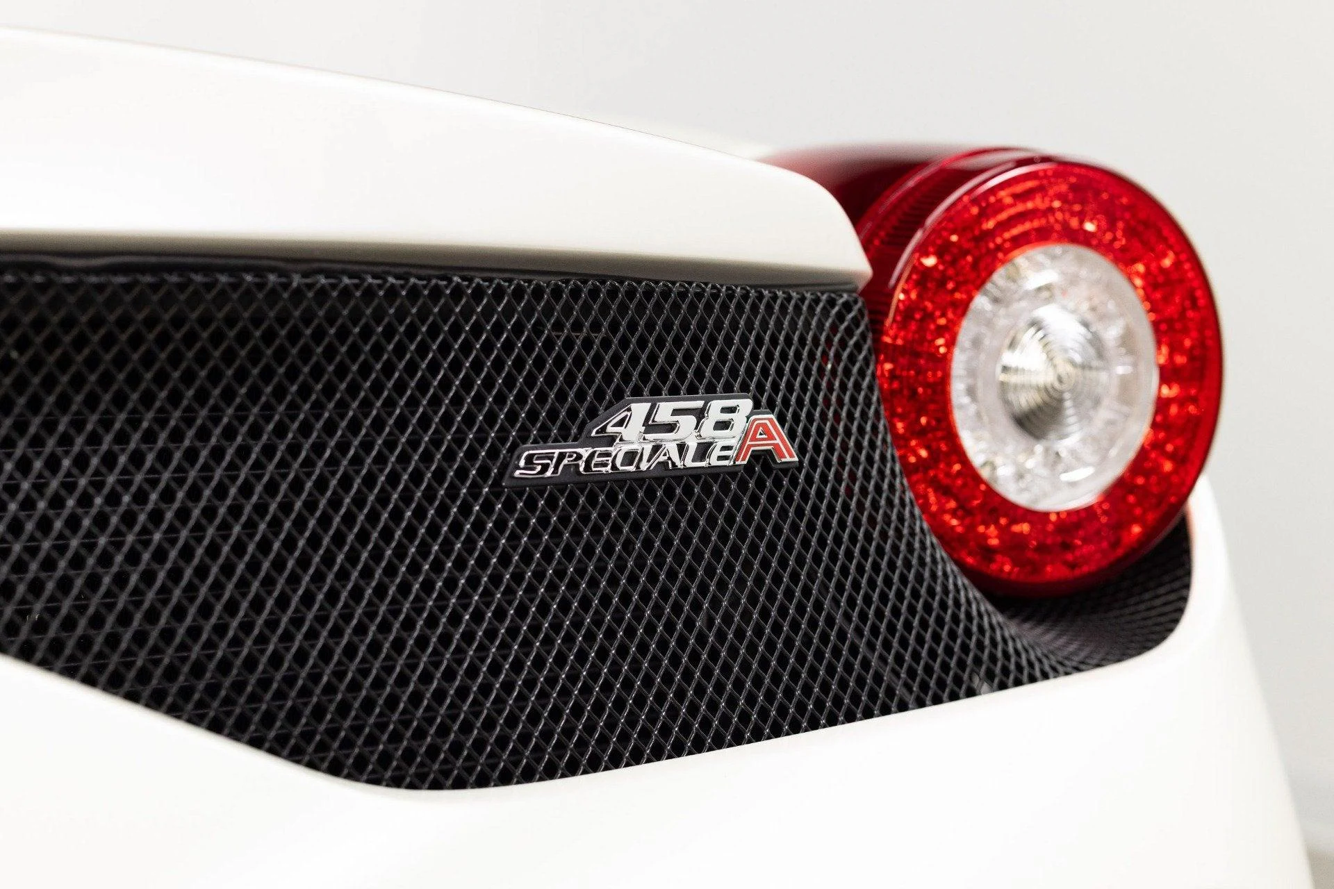 mph051_78199328_Used_2015_Ferrari_458_Speciale_A_1782465325_07f5a0a75e