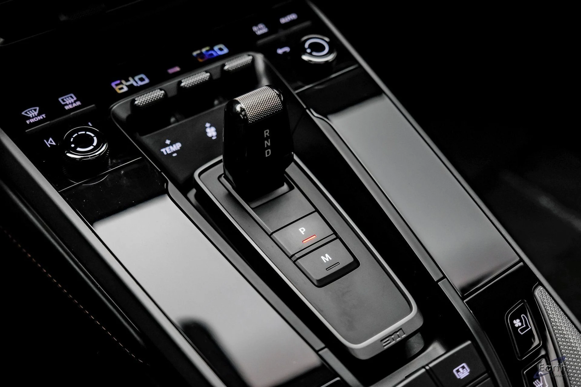 mph051_812073621_e5d79702cb6284bc6eb8c6354c7df74dx_687056d055