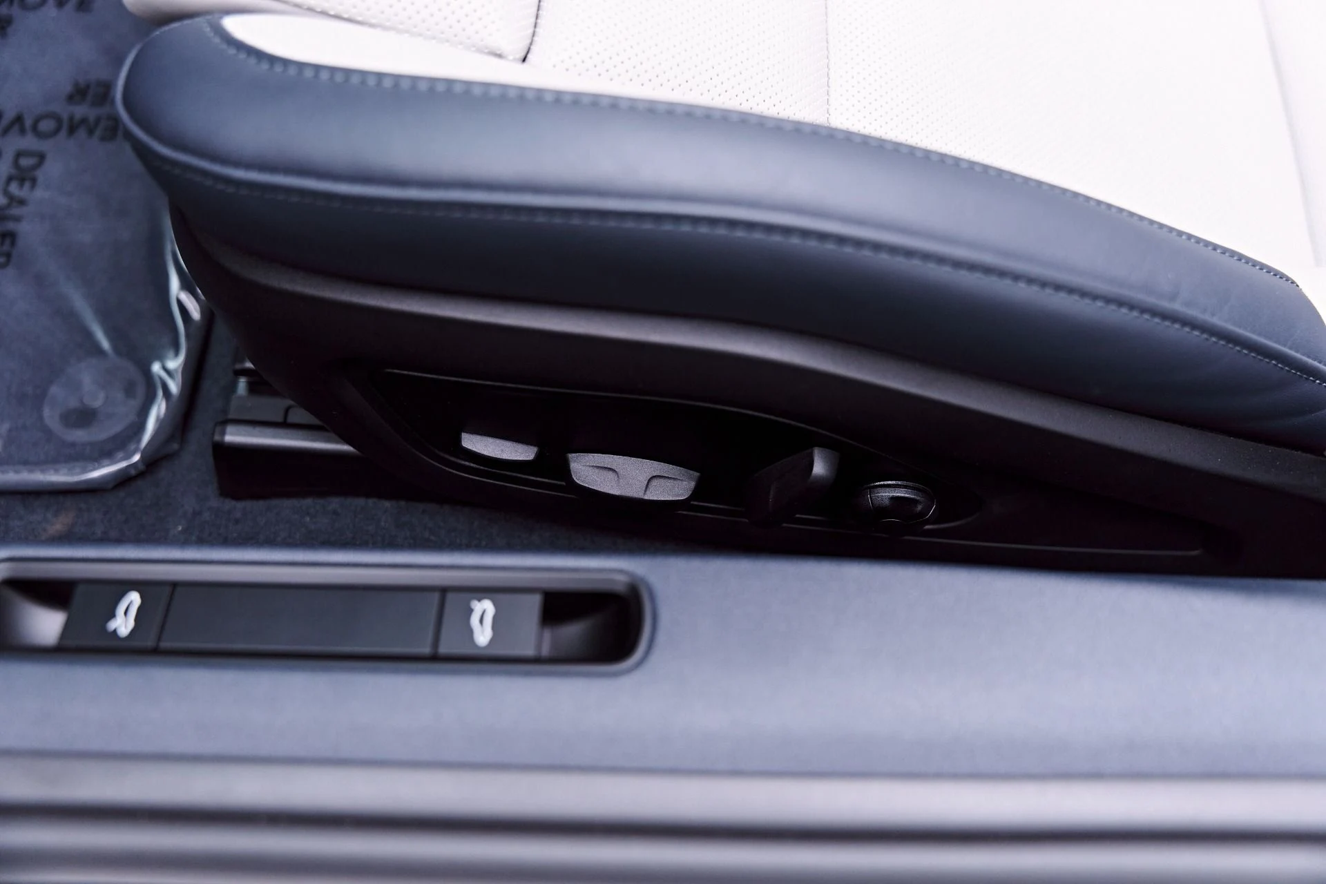 mph051_817729863_Used_2025_Porsche_911_Carrera_1777504811_df5c3db1d6