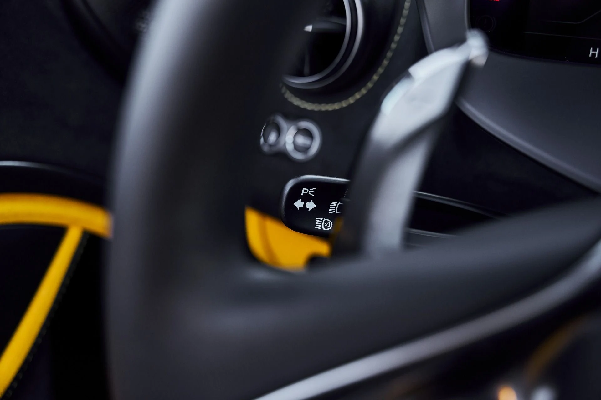 mph051_829952065_Used_2026_Mc_Laren_750_S_1775868075_7048abddbc