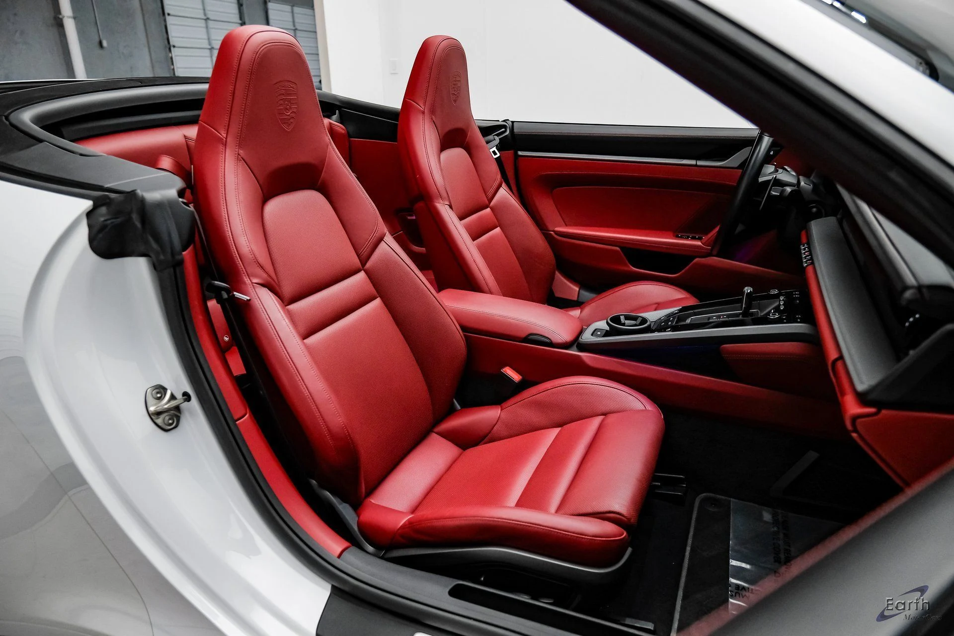 mph051_833967381_ced8ea1221f316a2bdd0720785d42e15x_5cb951dfbd