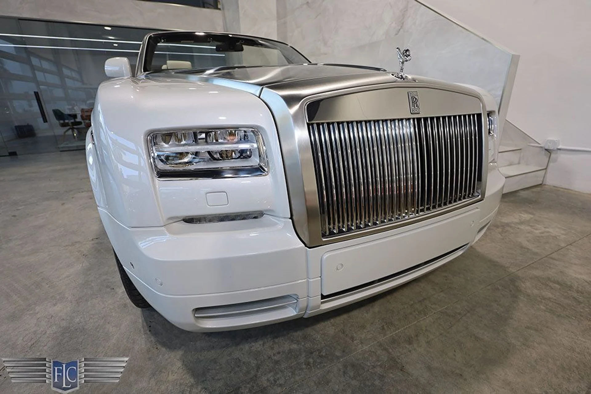 mph051_850872450_used_2013_rolls_royce_phantom_drophead_coupe_9689_22223521_52_1024_69f88c4ac3