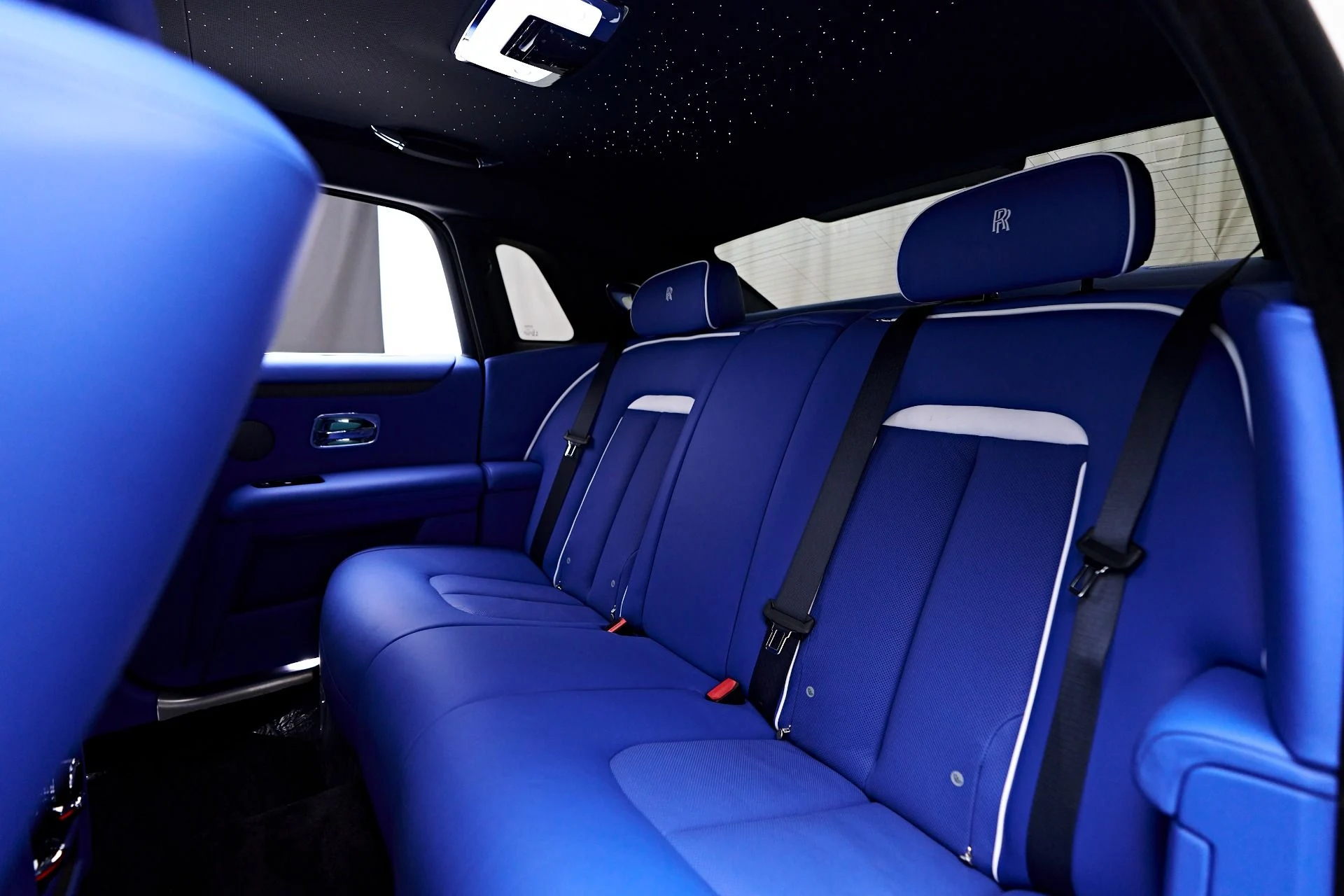 mph051_860445925_Used_2024_Rolls_Royce_Ghost_Base_1757190847_dea9a12b2b