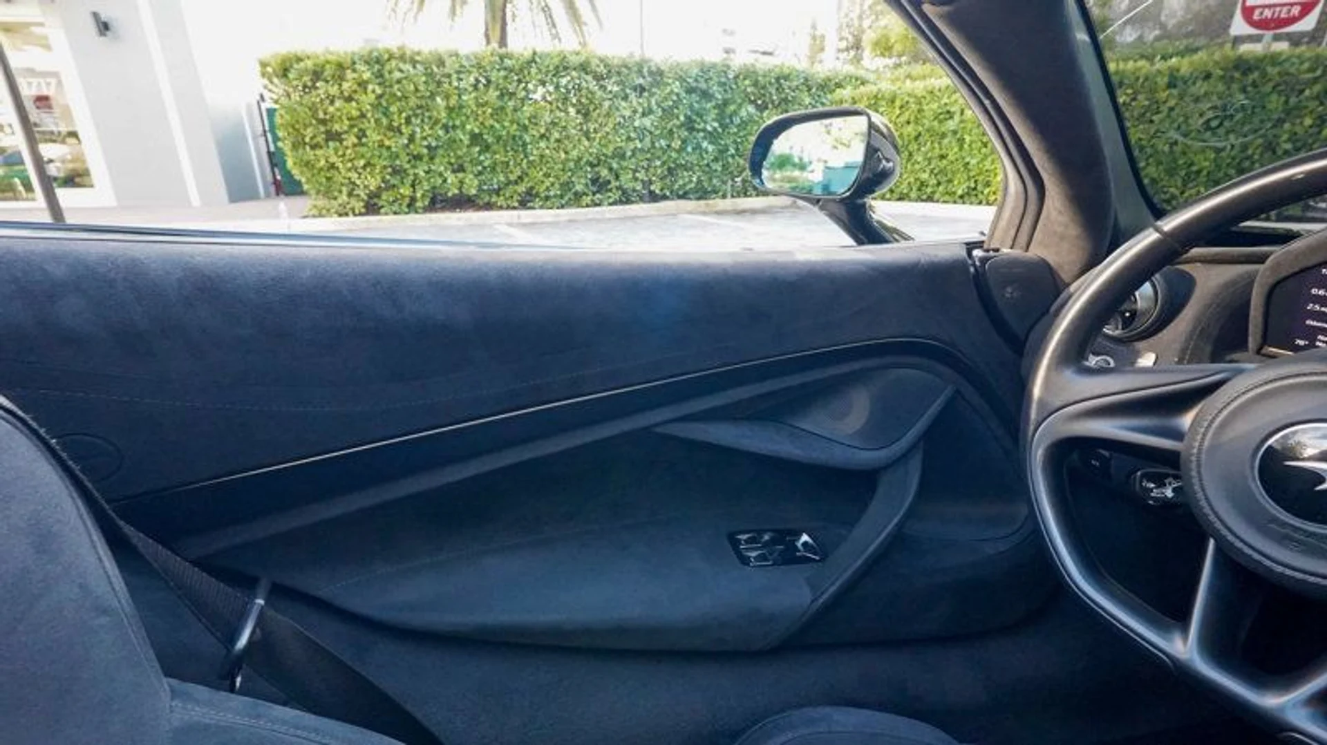 mph051_884526526_22949221_52_800_9901d78207