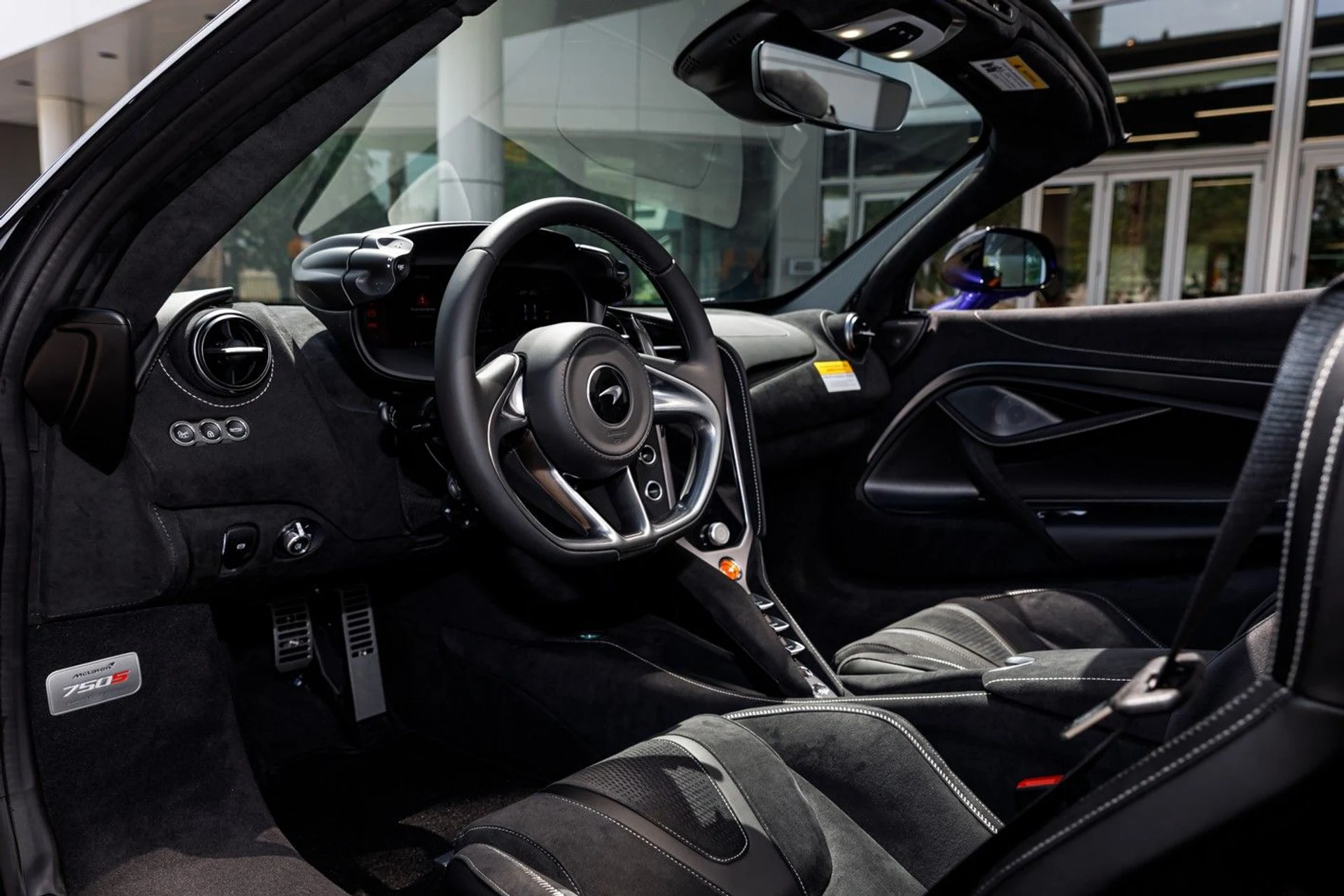 mph051_903750014_590_p52_l_2519c70a53