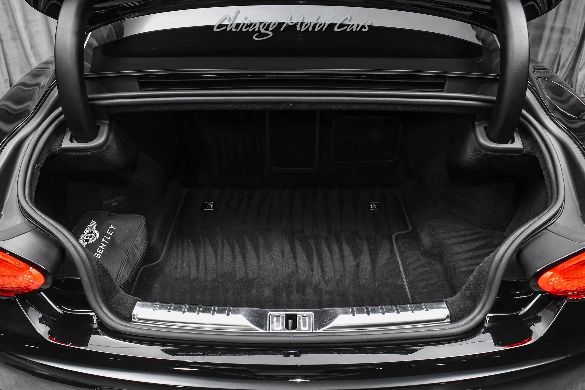 mph051_929974107_13557_p52_l_8454e7eb9d