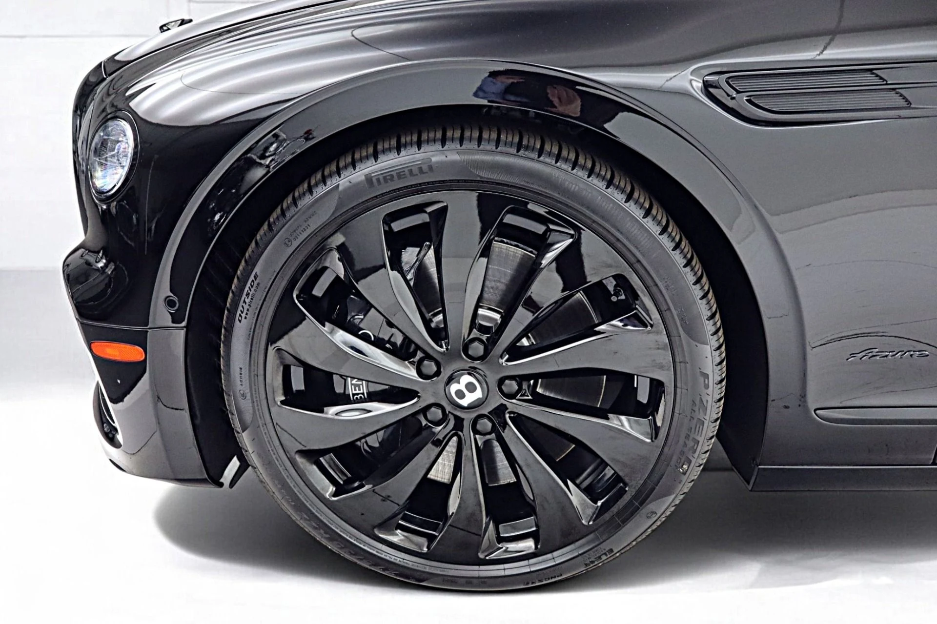 mph051_933399572_New_2026_BENTLEY_Flying_Spur_Azure_V8_1c314a88a5