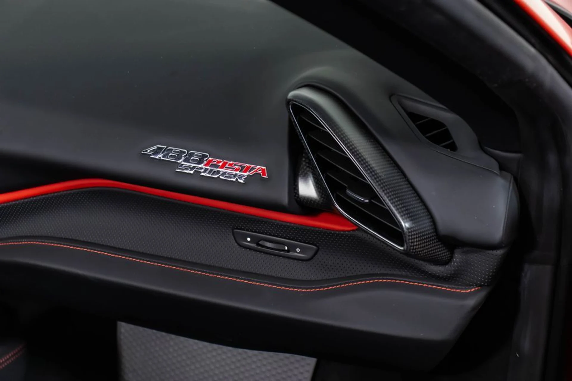 mph051_942742450_fb425effd71a710ec4f8262fff17ab0bx_297650b2cb