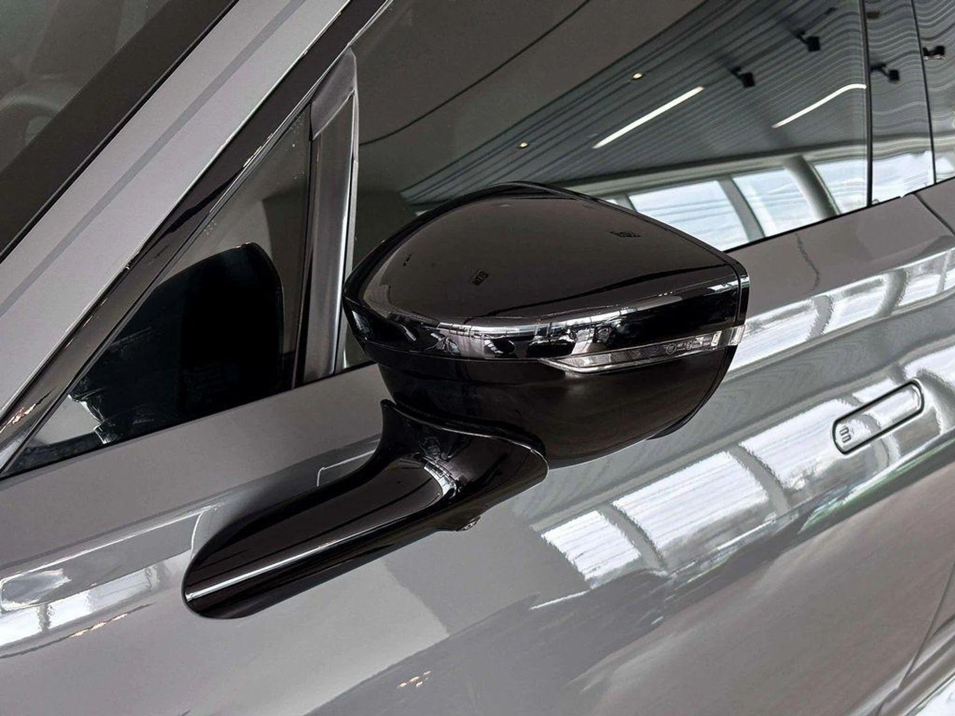 mph051_943982220_V0_GYR_88x9_Af_IN_5t_KT_9_TKFRD_Gw_I_1d167219e2