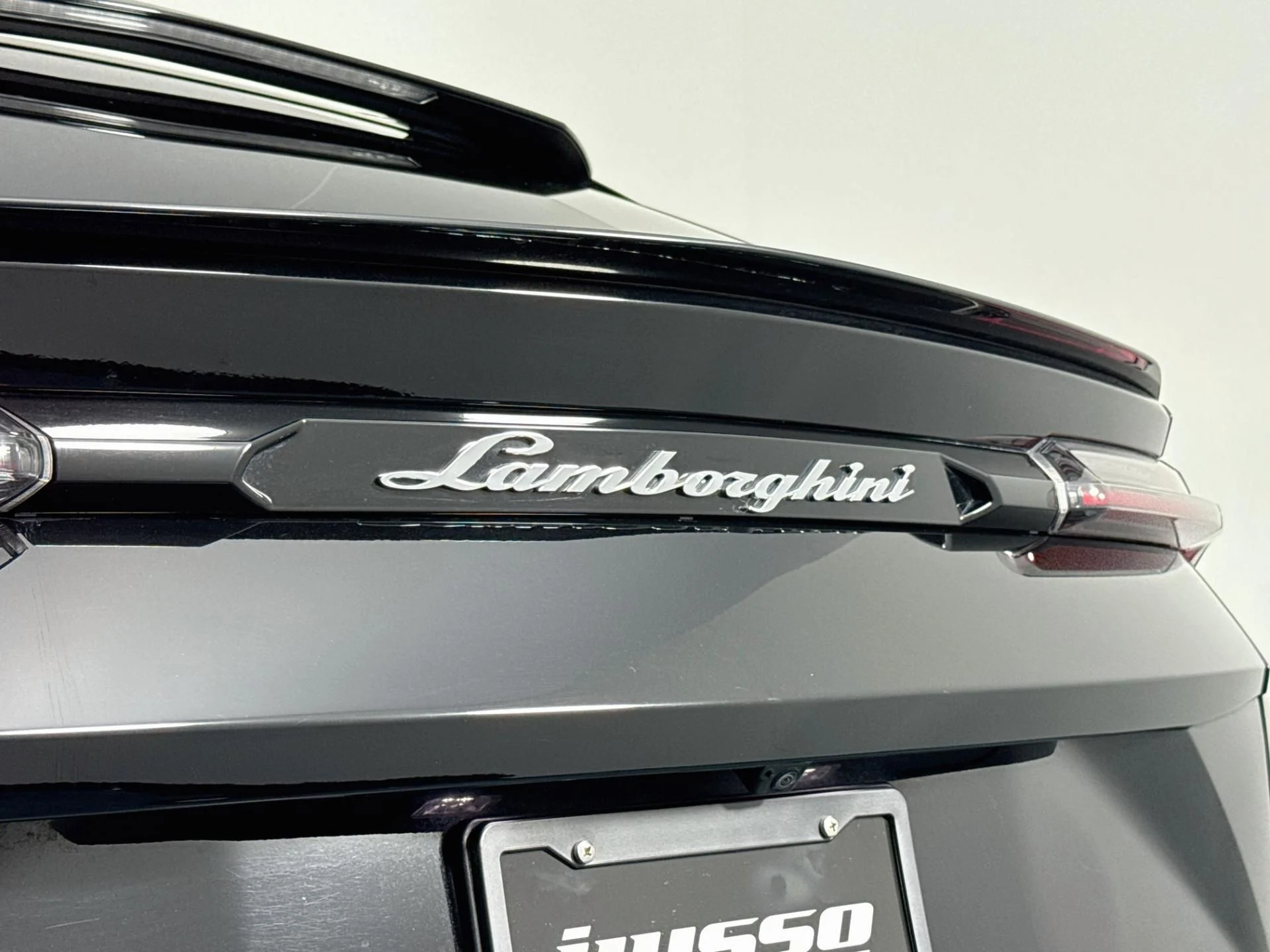 mph051_949686054_Used_2022_Lamborghini_Urus_1786409423_10abbeedcb
