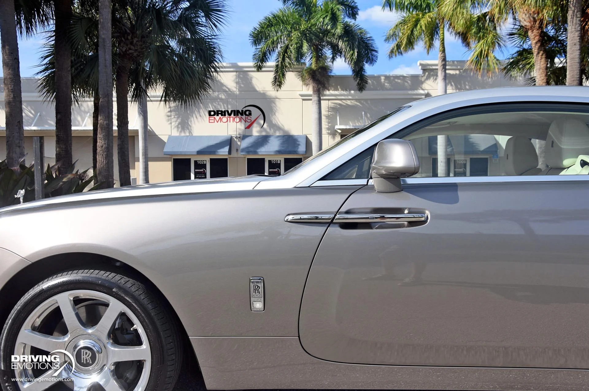 mph051_968572932_883_p52_l_b37f92381a