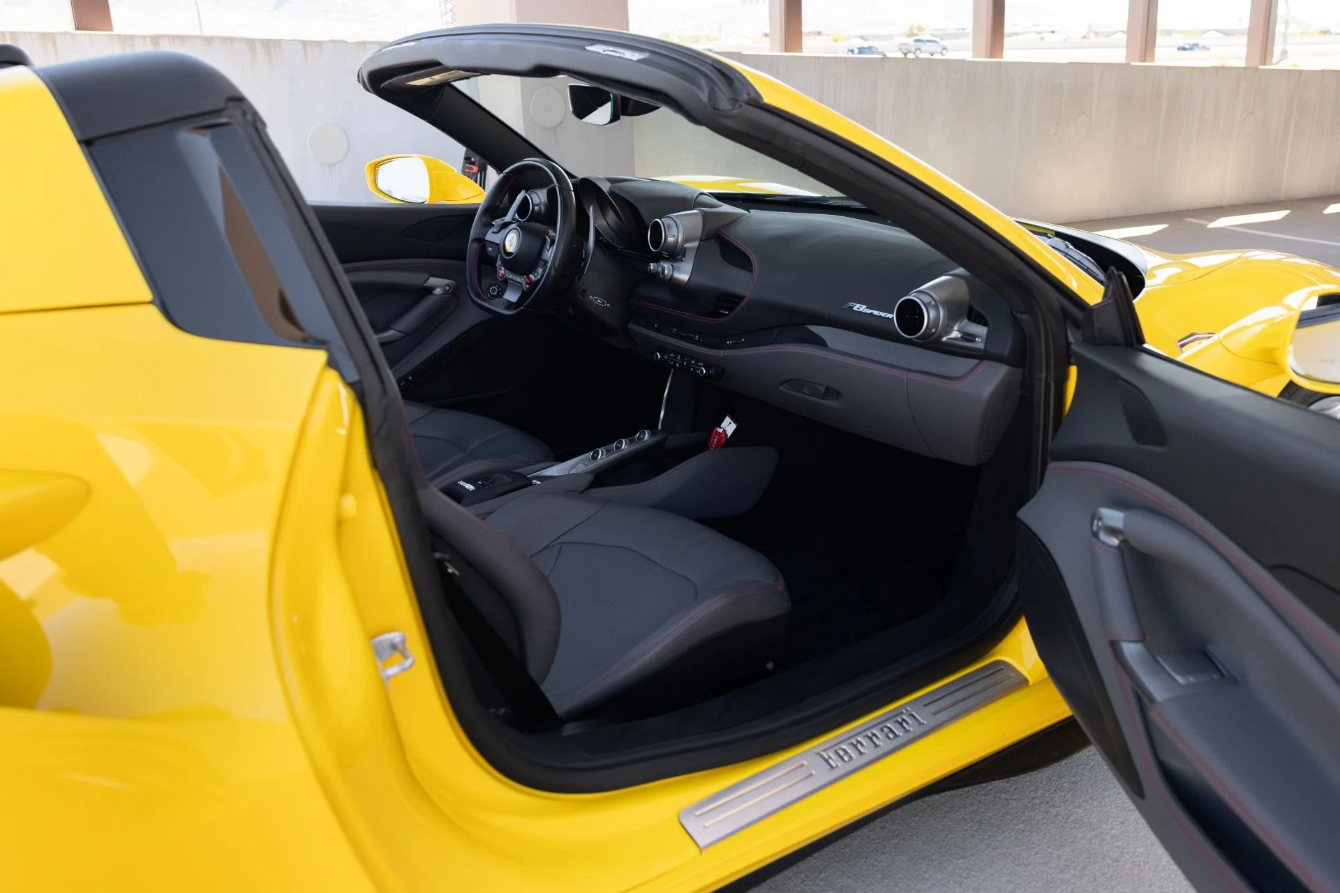 mph052_1012807136_Used_2022_Ferrari_F8_Spider_1790977692_d0827e5f8b