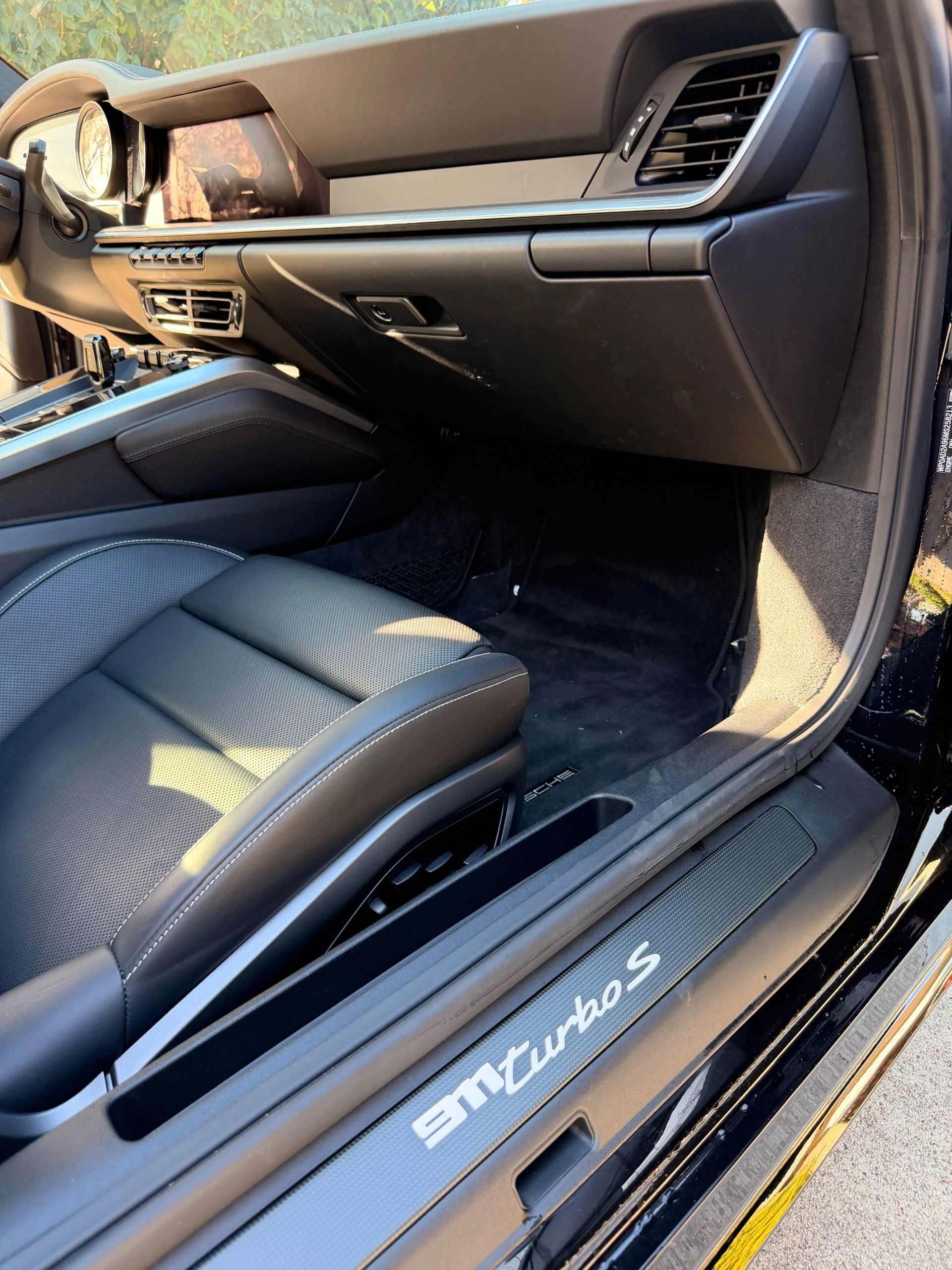 mph052_1036529821_Used_2021_Porsche_911_Turbo_S_1766101435_9a90662459