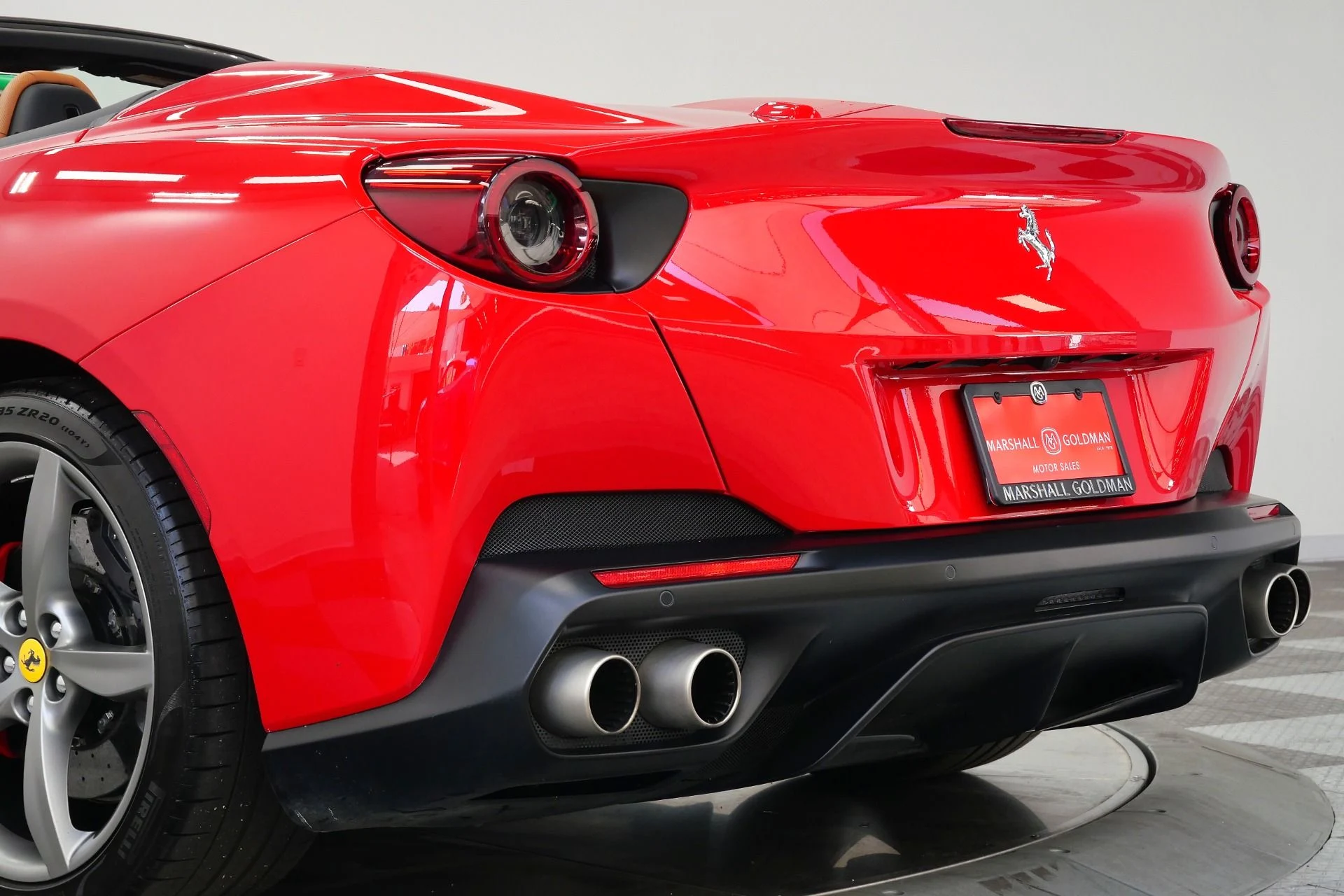 mph052_104379229_Used_2019_Ferrari_Portofino_Daytona_Seats_High_Power_Hi_Fi_Carbon_Fiber_and_Leather_Steering_Wheel_1775750946_6326eb8934