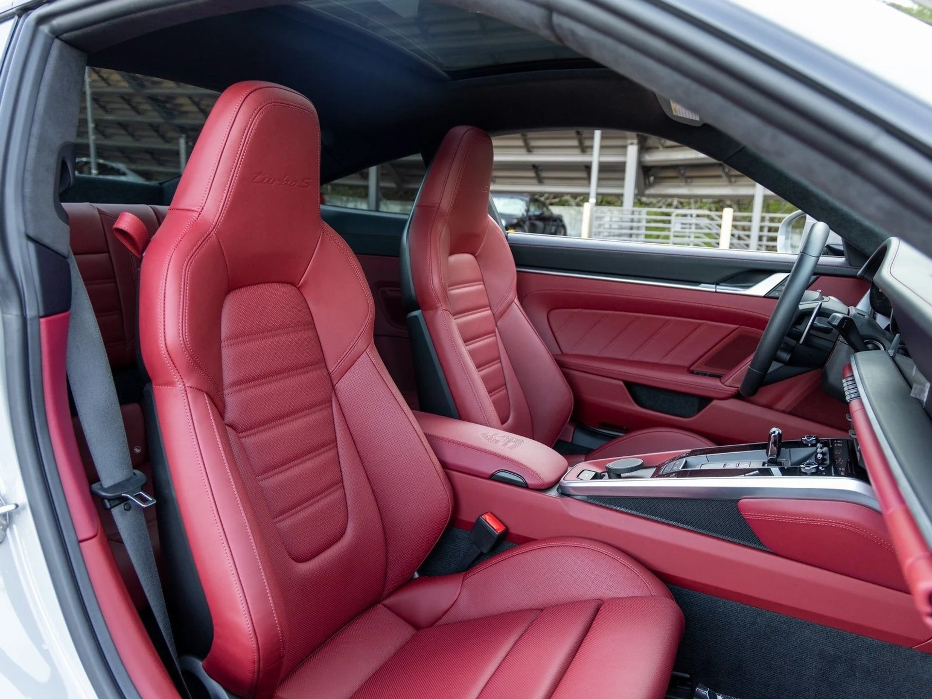 mph052_1045780384_53_5c56da1293